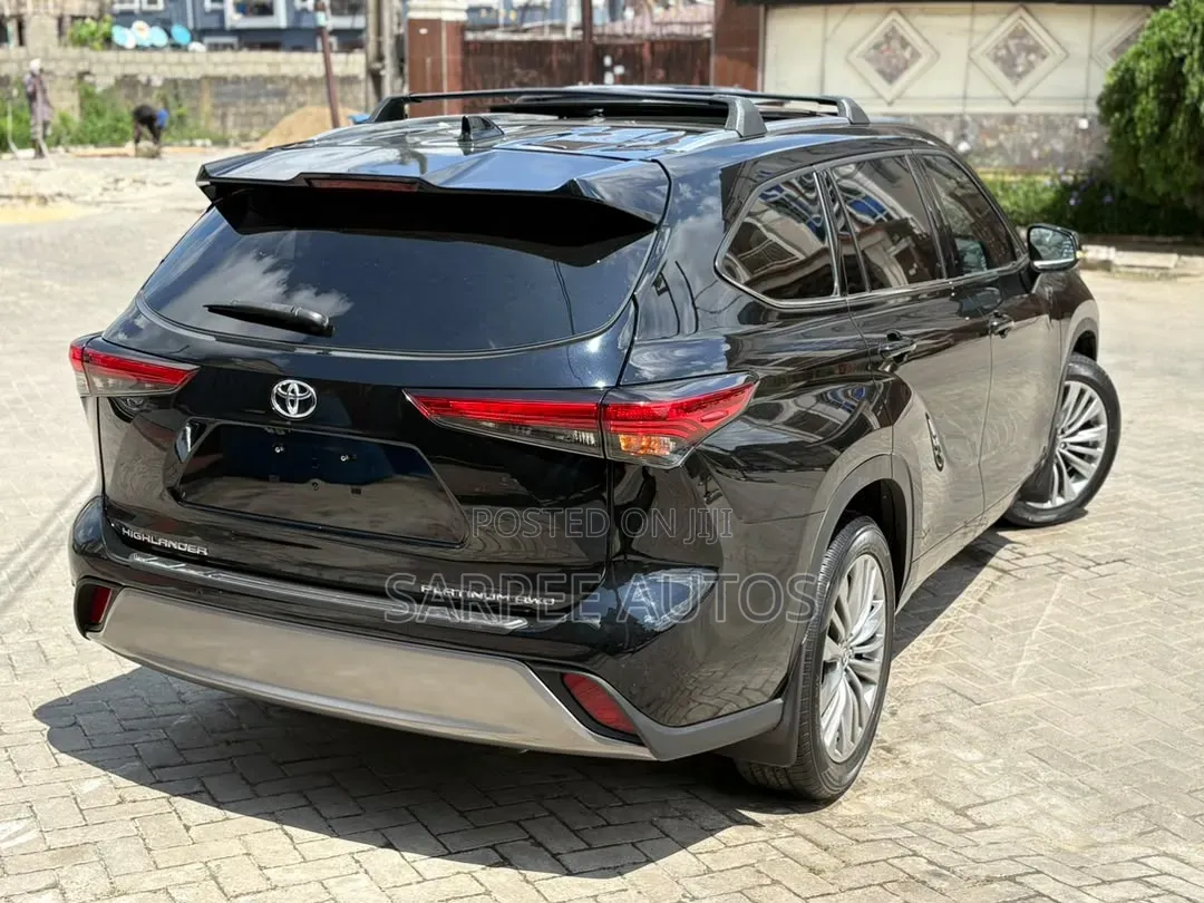 Toyota Highlander Platinum 2022 Black