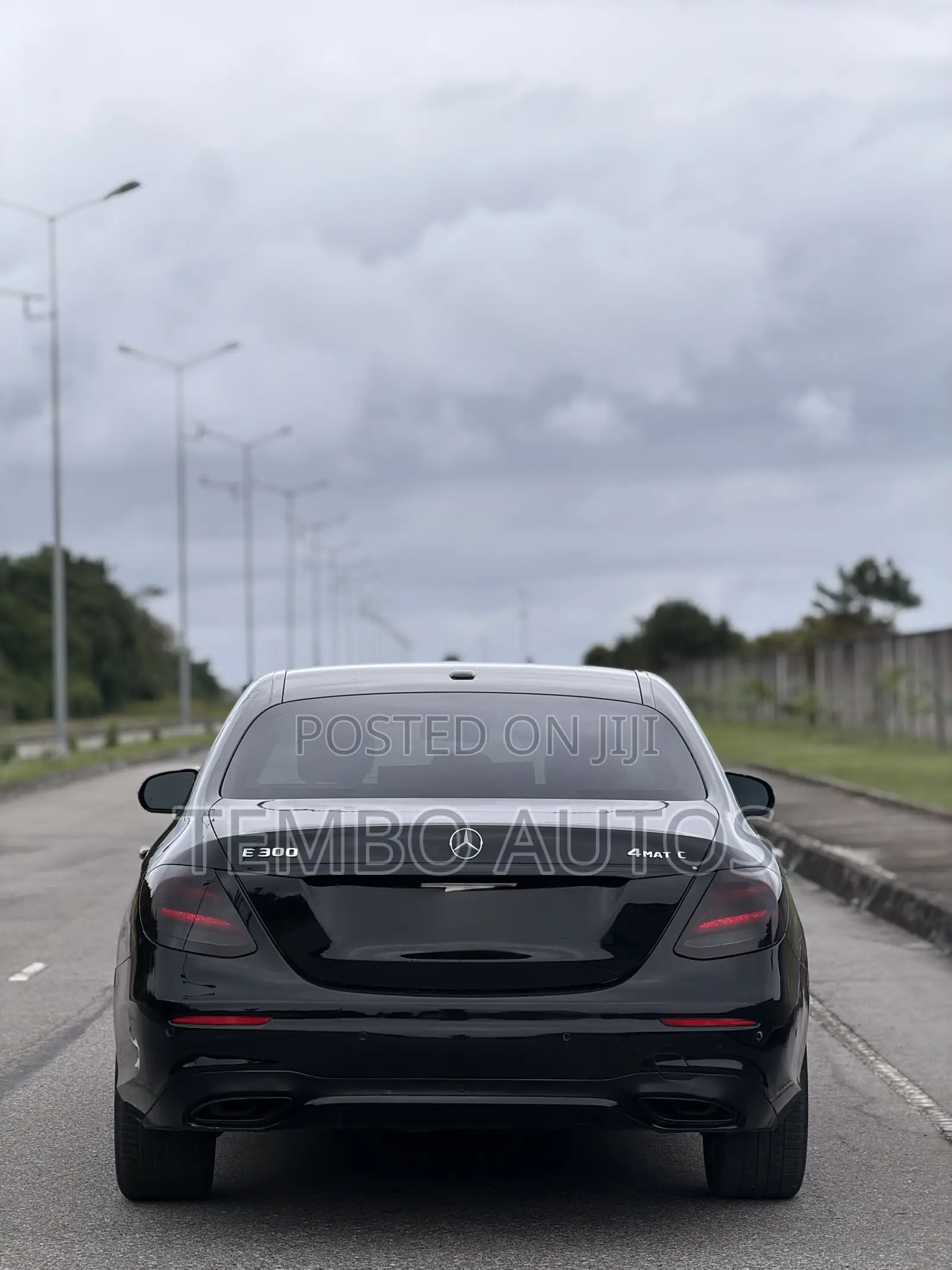 Mercedes-Benz E300 4Matic AWD Sedan (2.0L 4cyl 9A) 2017 Black