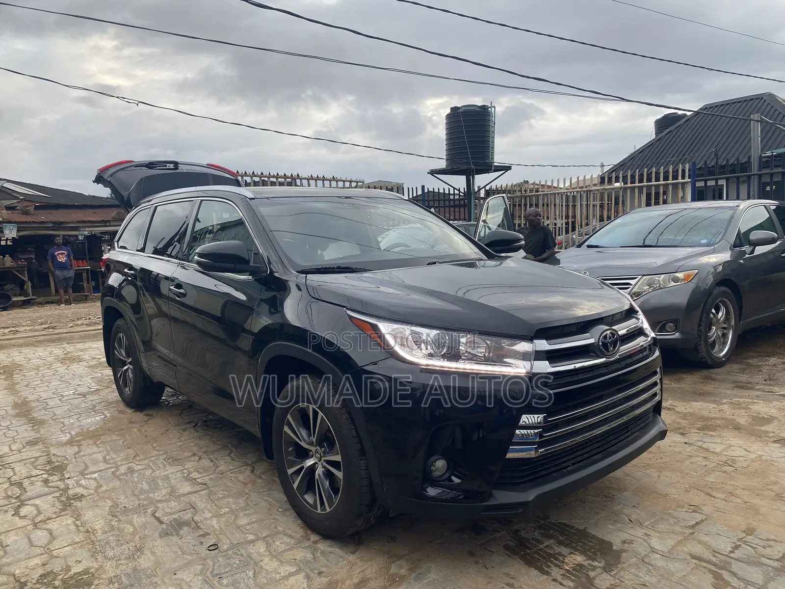 Toyota Highlander XLE 4x4 V6 (3.5L 6cyl 8A) 2017 Black