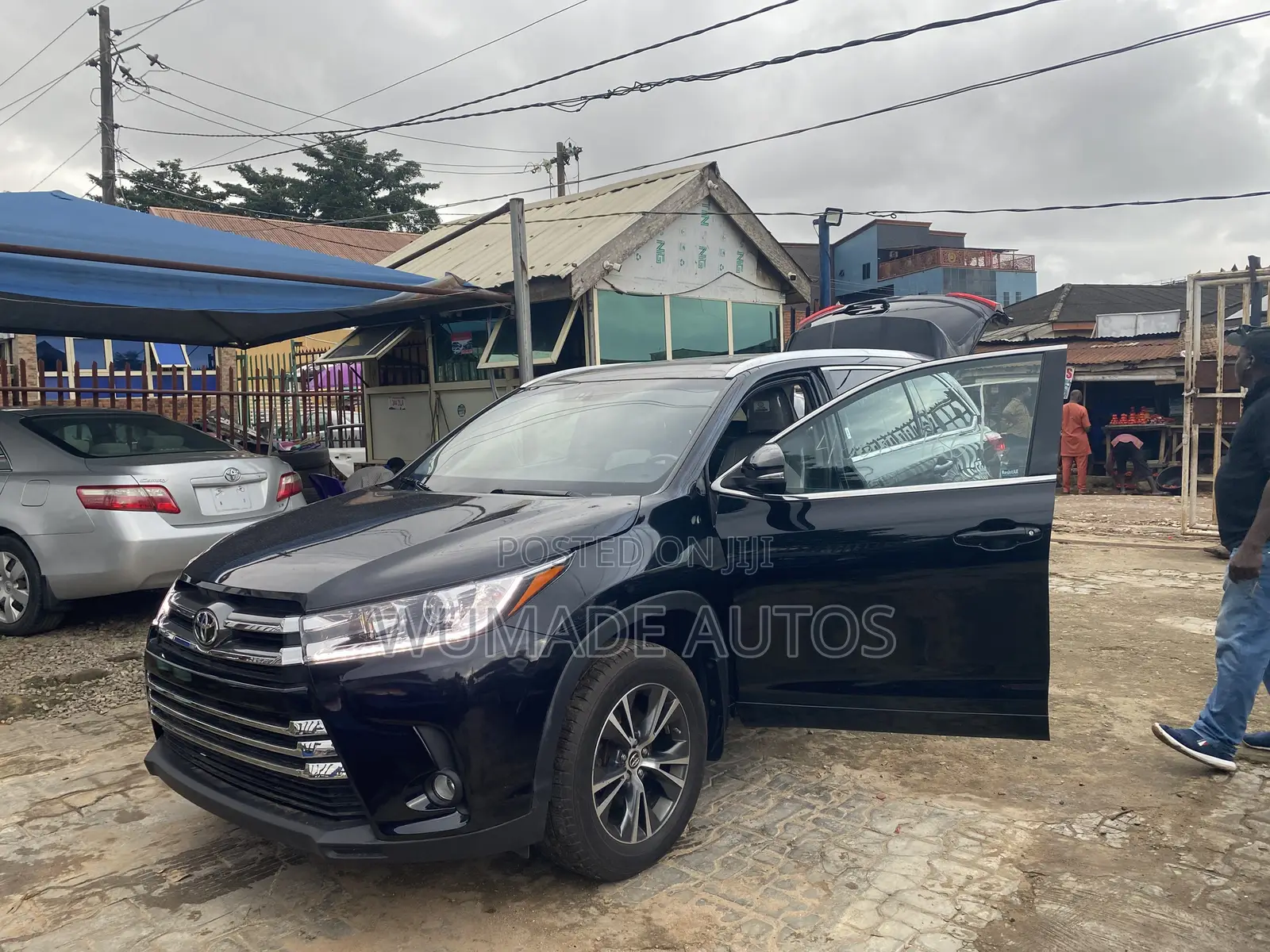 Toyota Highlander XLE 4x4 V6 (3.5L 6cyl 8A) 2017 Black