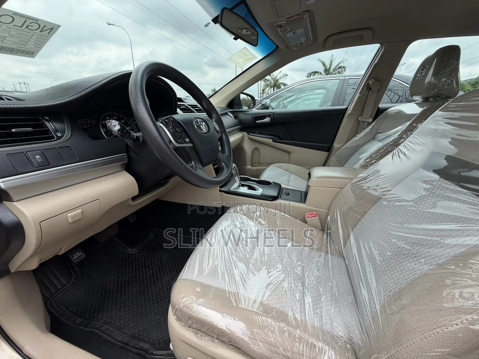 Toyota Camry L 4dr Sedan (2.5L 4cyl 6A) 2012 Gold