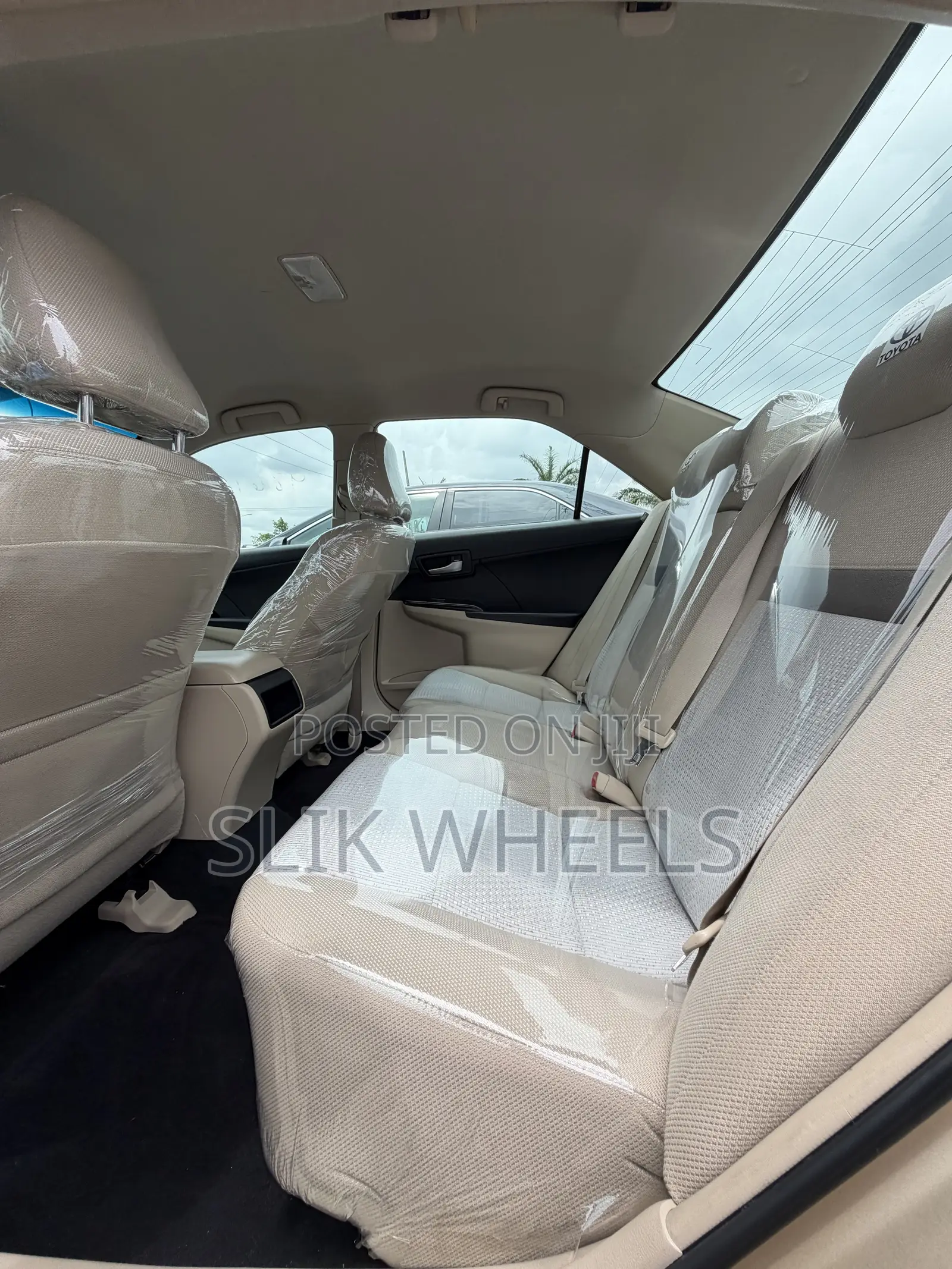 Toyota Camry L 4dr Sedan (2.5L 4cyl 6A) 2012 Gold