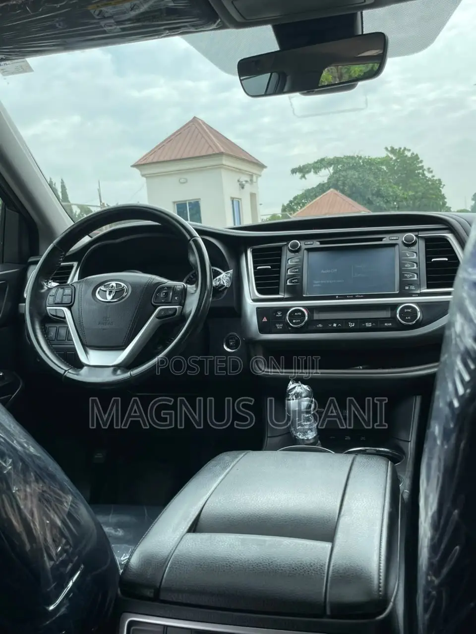 Toyota Highlander XLE 4x4 V6 (3.5L 6cyl 8A) 2017 Gray