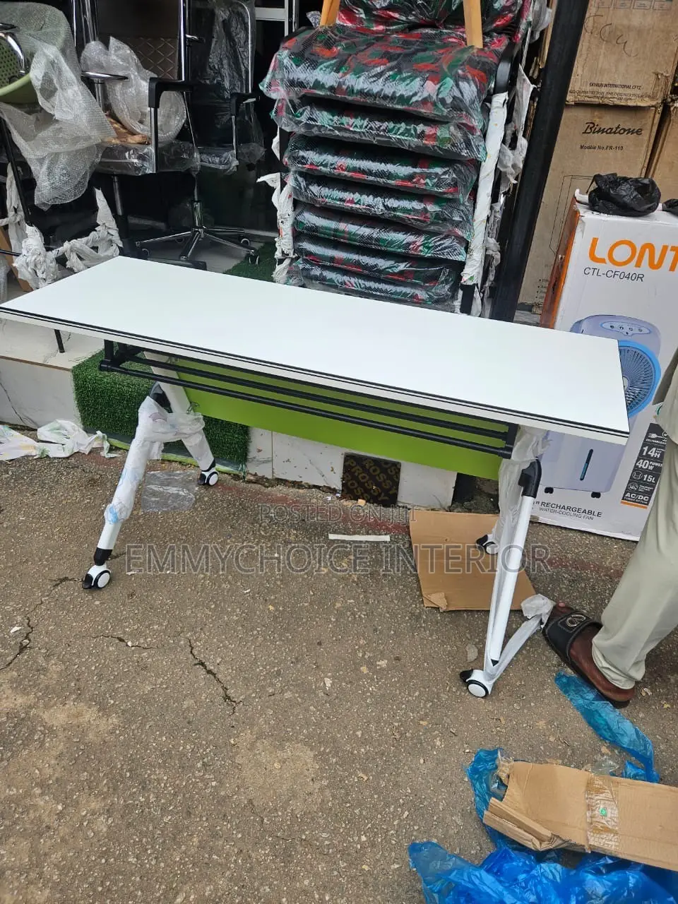 1.2-Meter Flip-Top Training Office Desk With Wheels