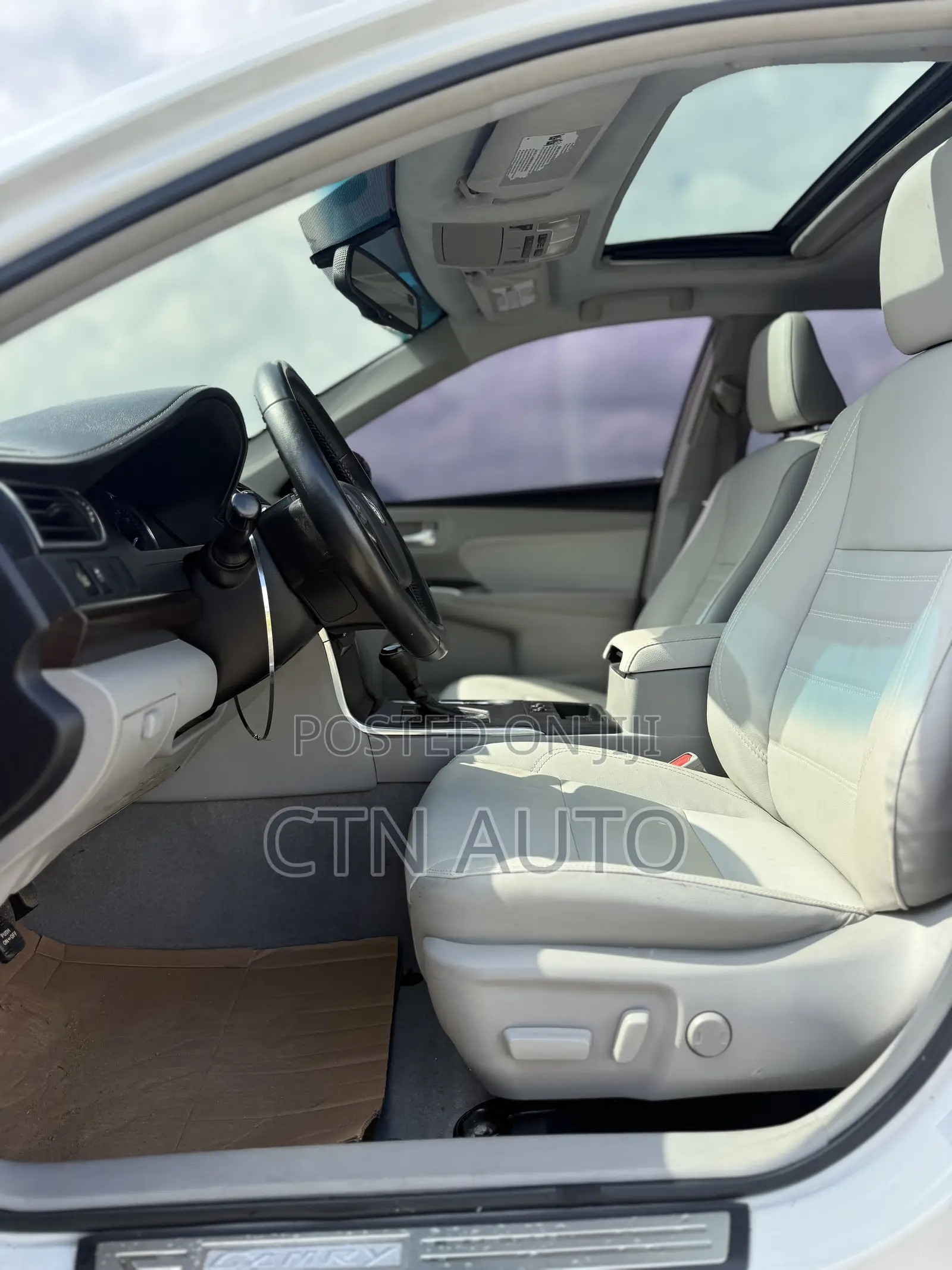 Toyota Camry XLE 4dr Sedan (2.5L 4cyl 6A) 2016 White
