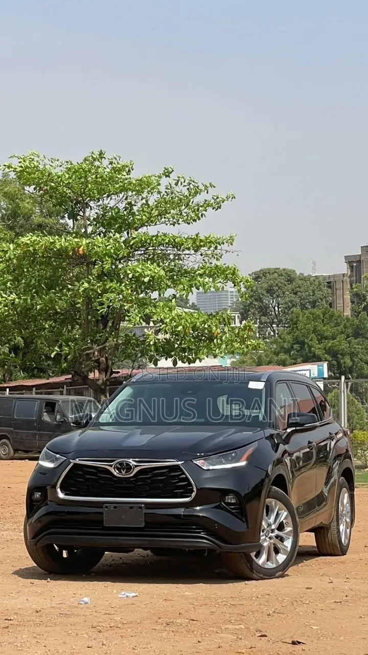 Toyota Highlander Limited 2022 Black