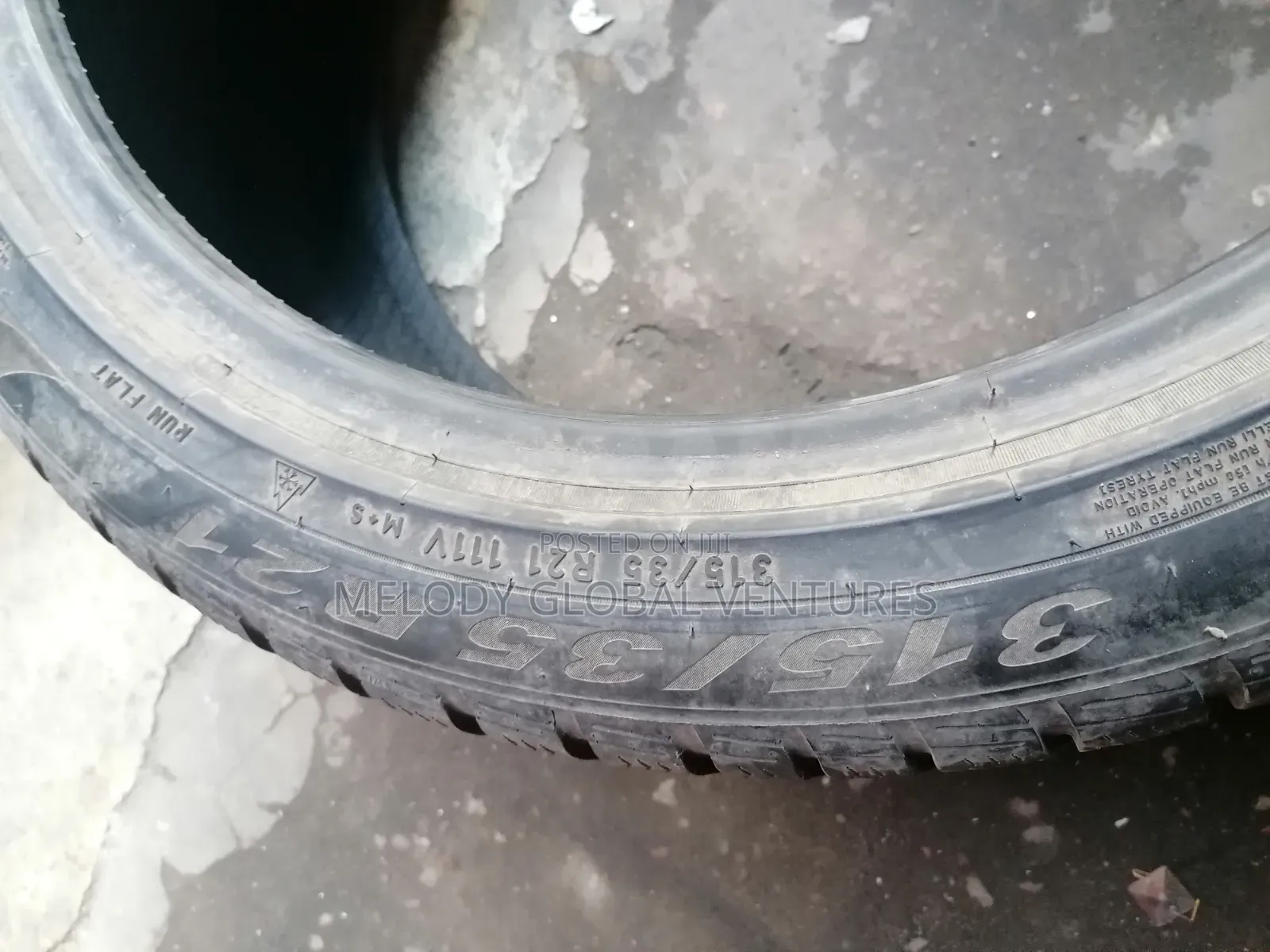 315/35r21 Pirelli Tyres// Run Flat , Grade One A
