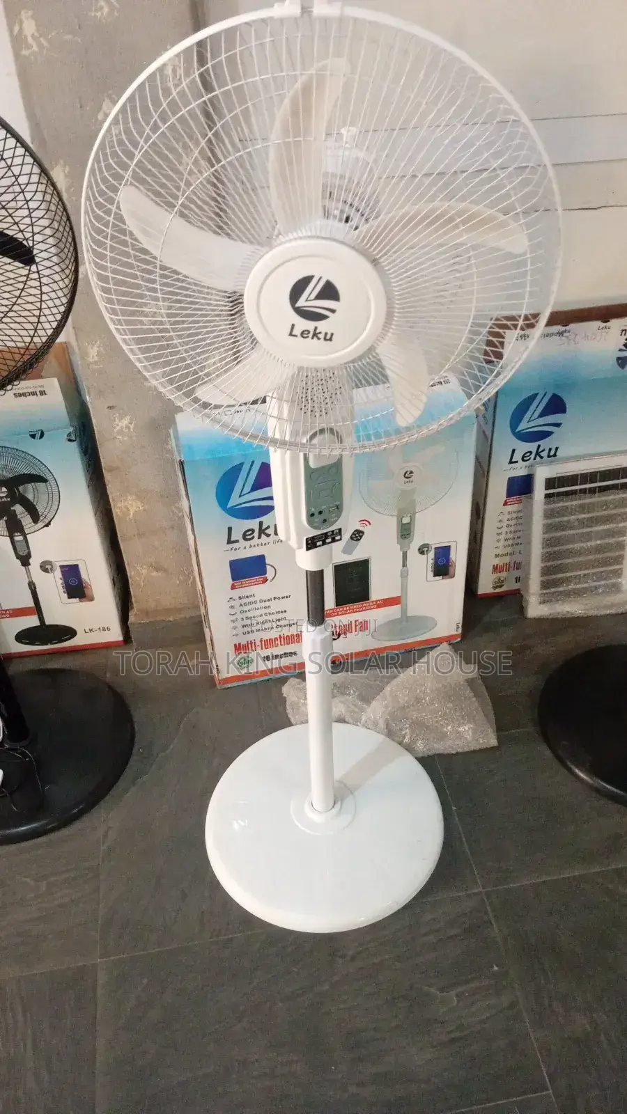 Leku Solar Fan 18 Inches With Bluetooth Speaker