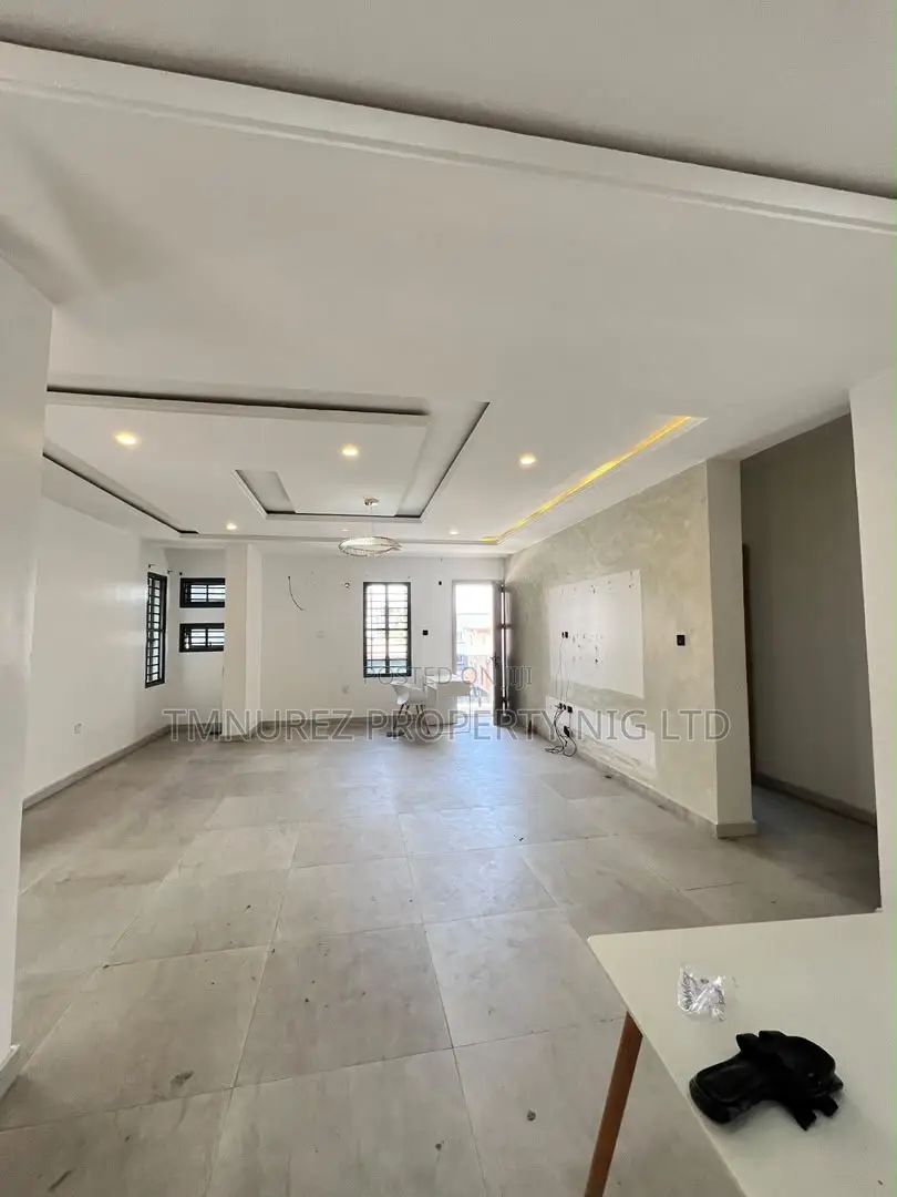 2bdrm Apartment in Ilasan, Lekki for rent