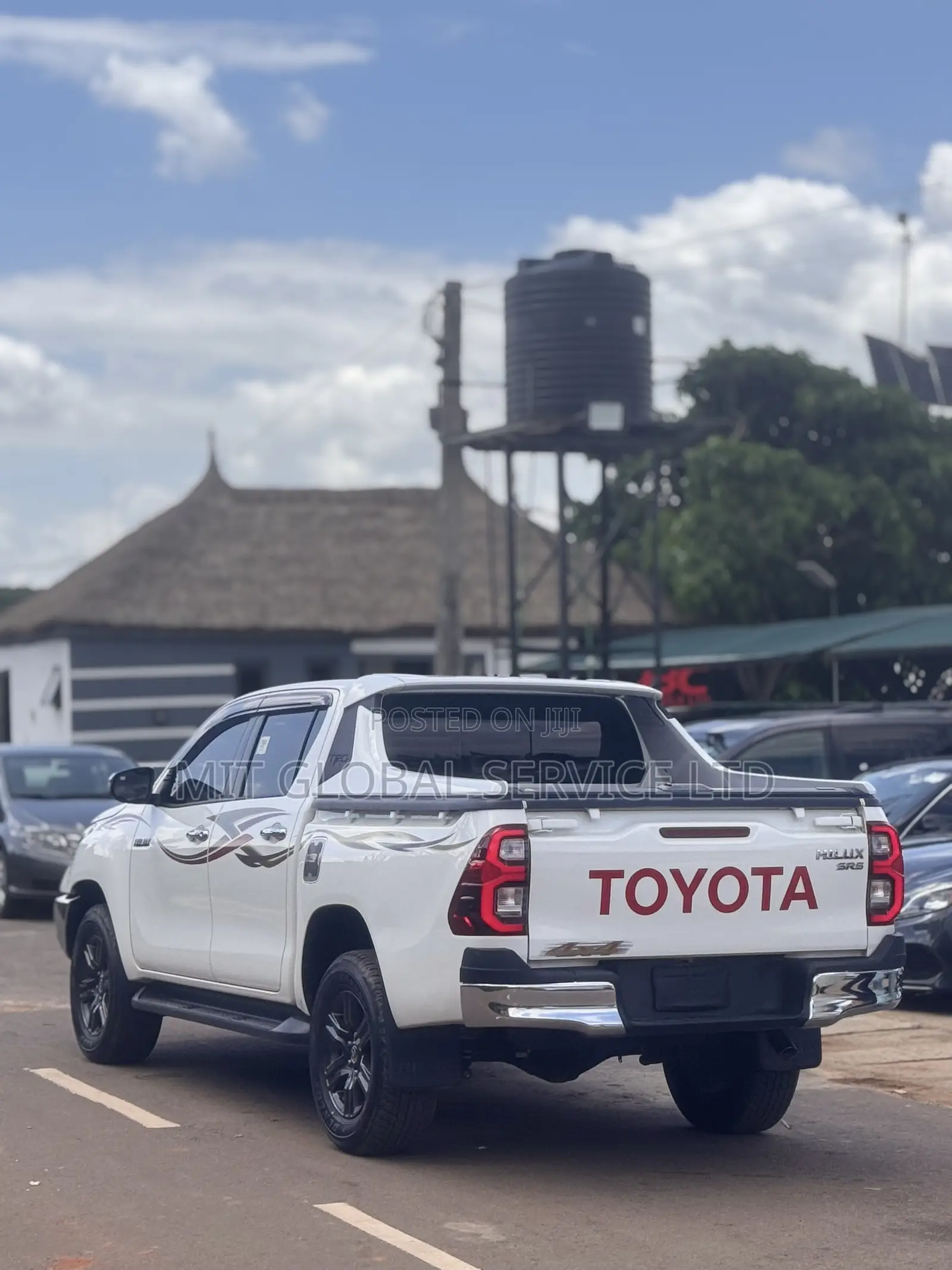 New Toyota Hilux 2025 White
