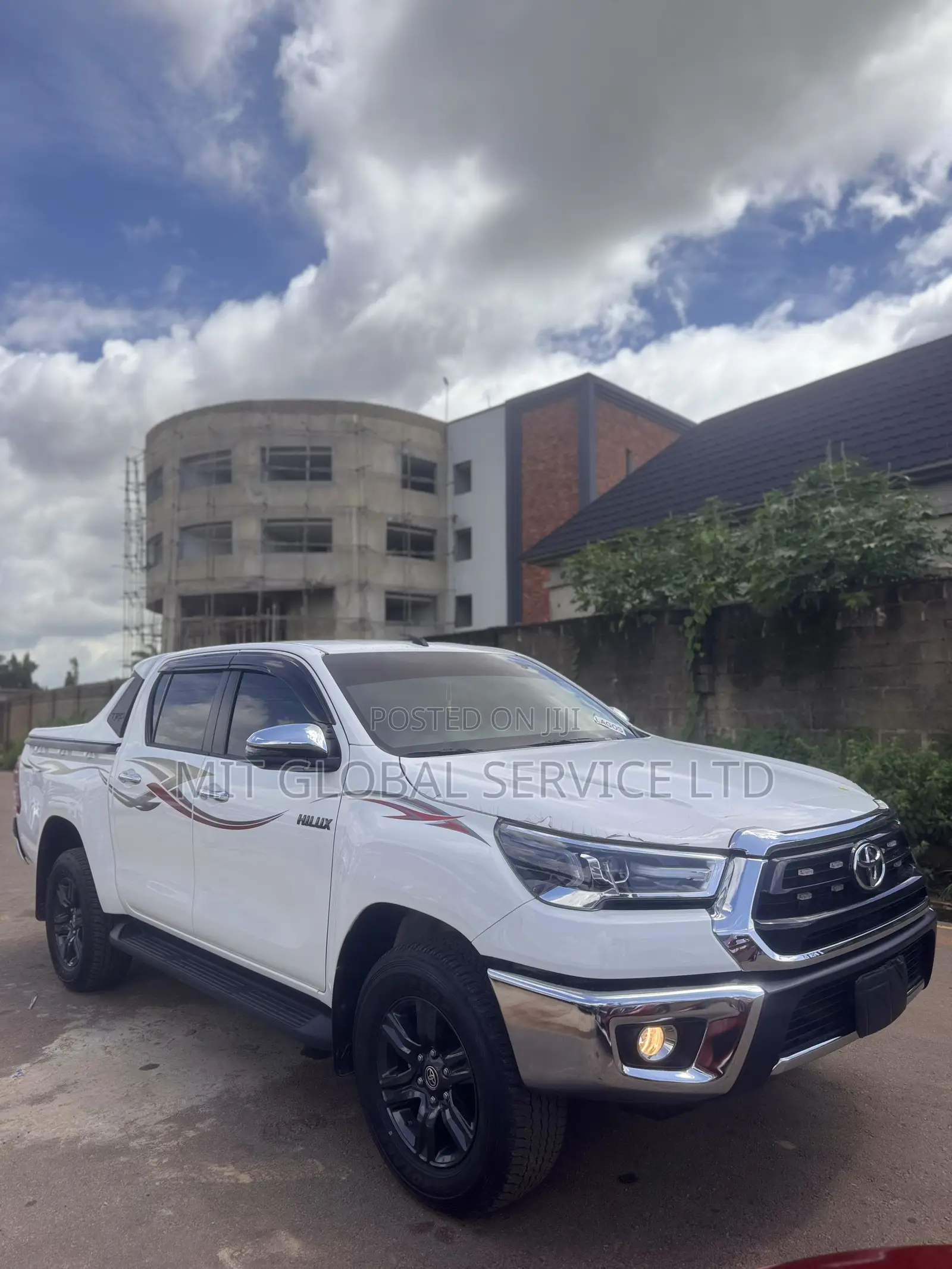 New Toyota Hilux 2025 White