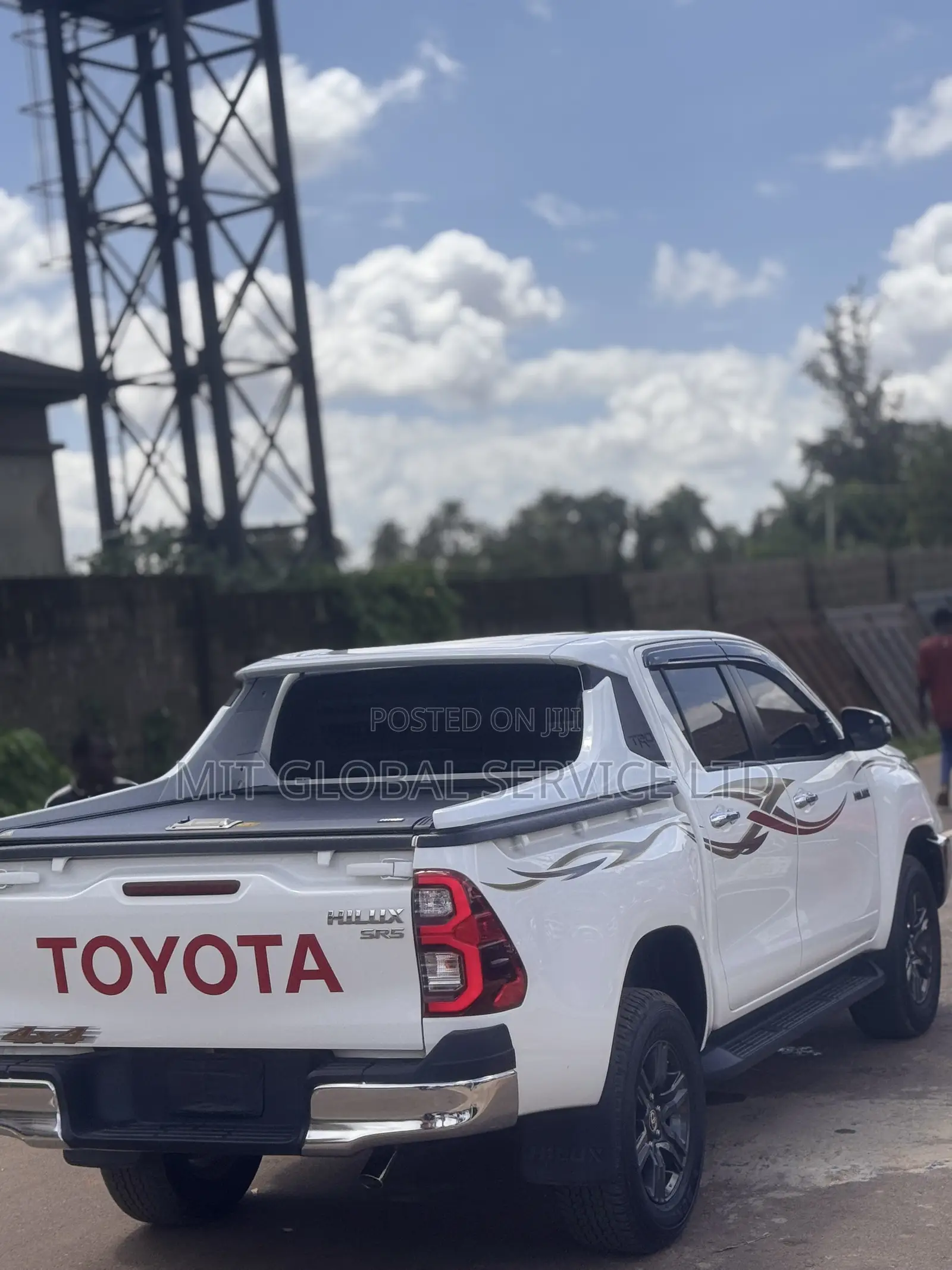 New Toyota Hilux 2025 White