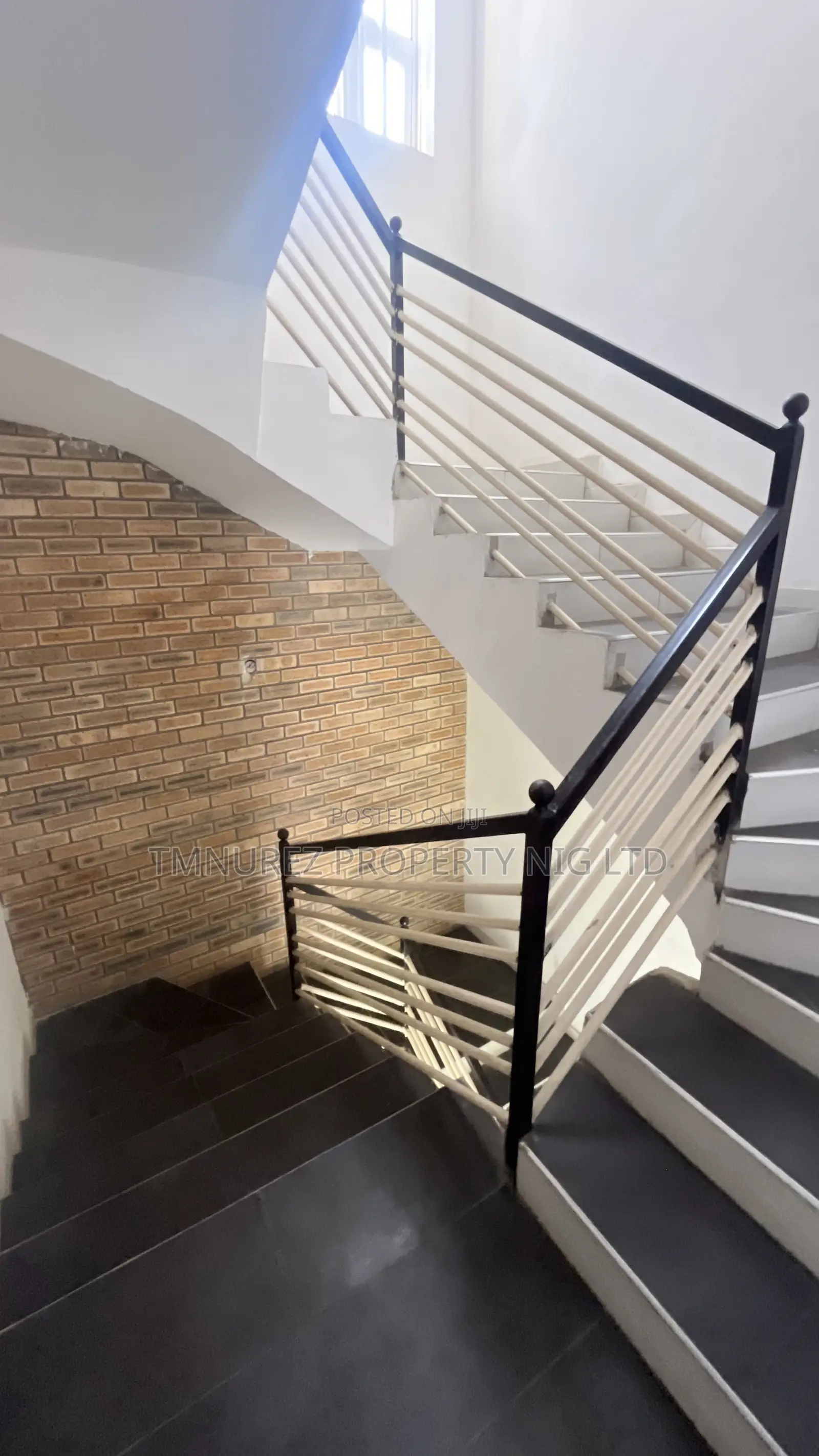 4bdrm Maisonette in Good Location, Osapa london for rent