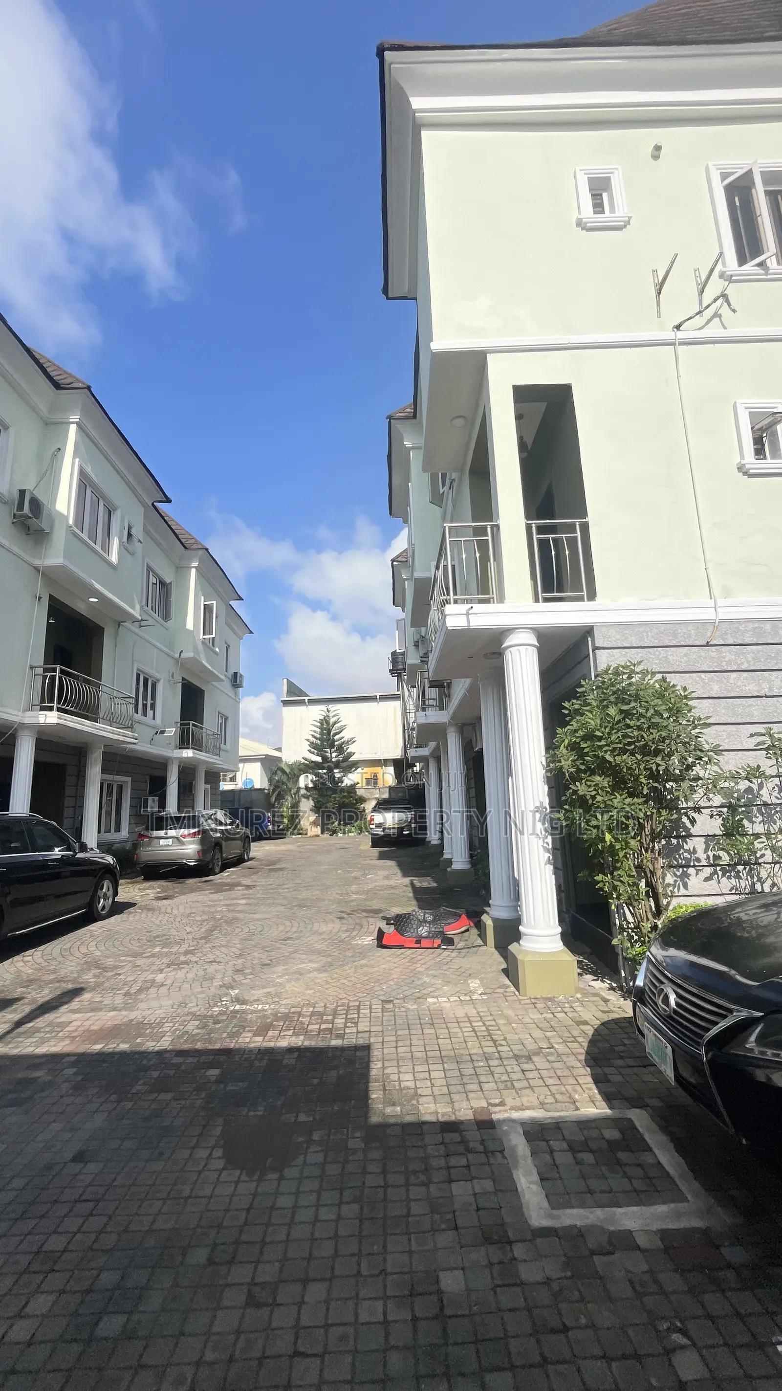 4bdrm Maisonette in Good Location, Osapa london for rent