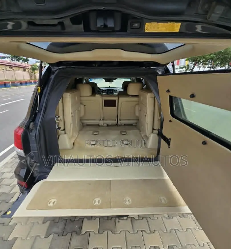 Lexus LX 570 AWD 2013 Black