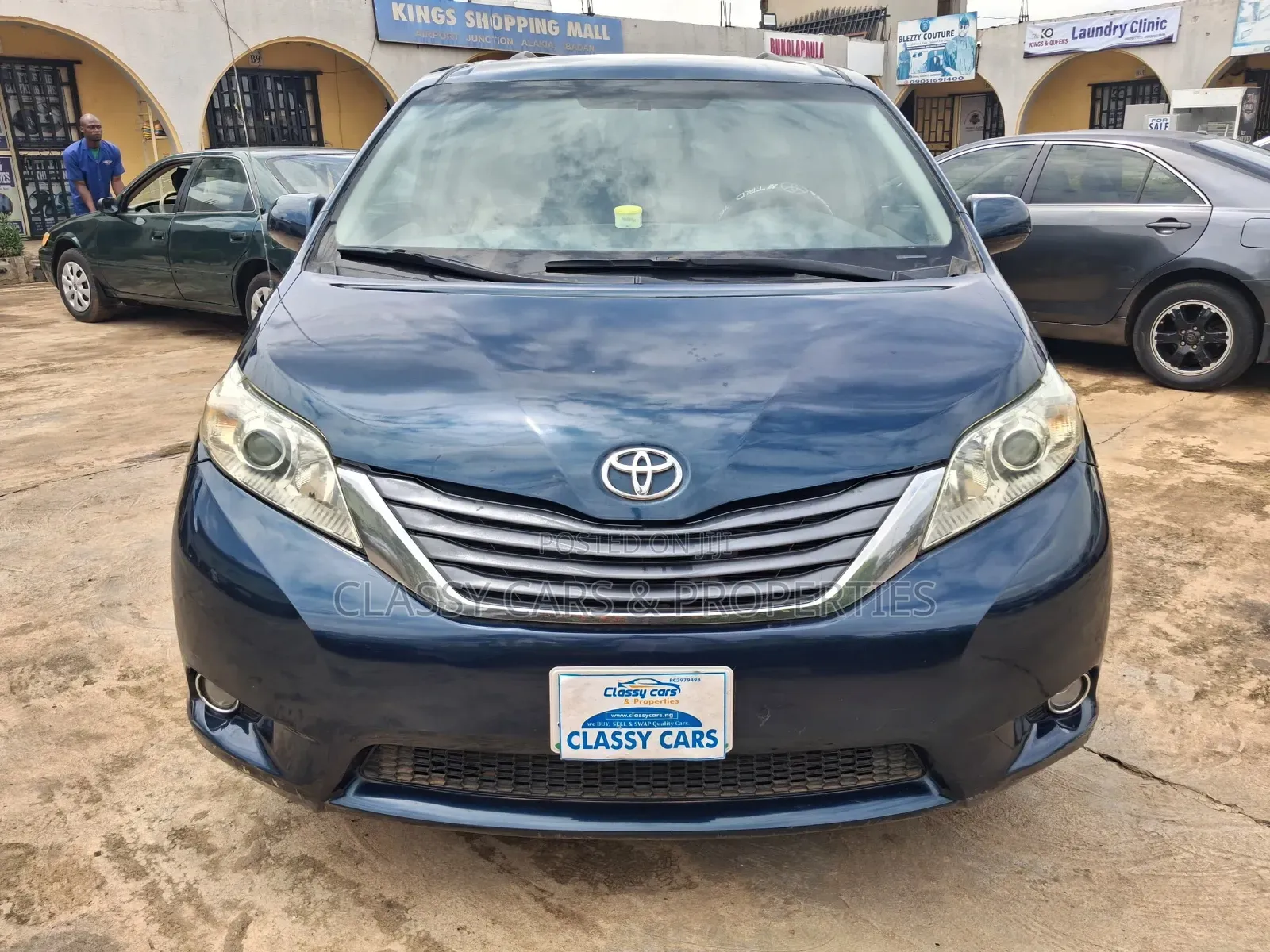 Toyota Sienna LE 7 Passenger 2011 Blue