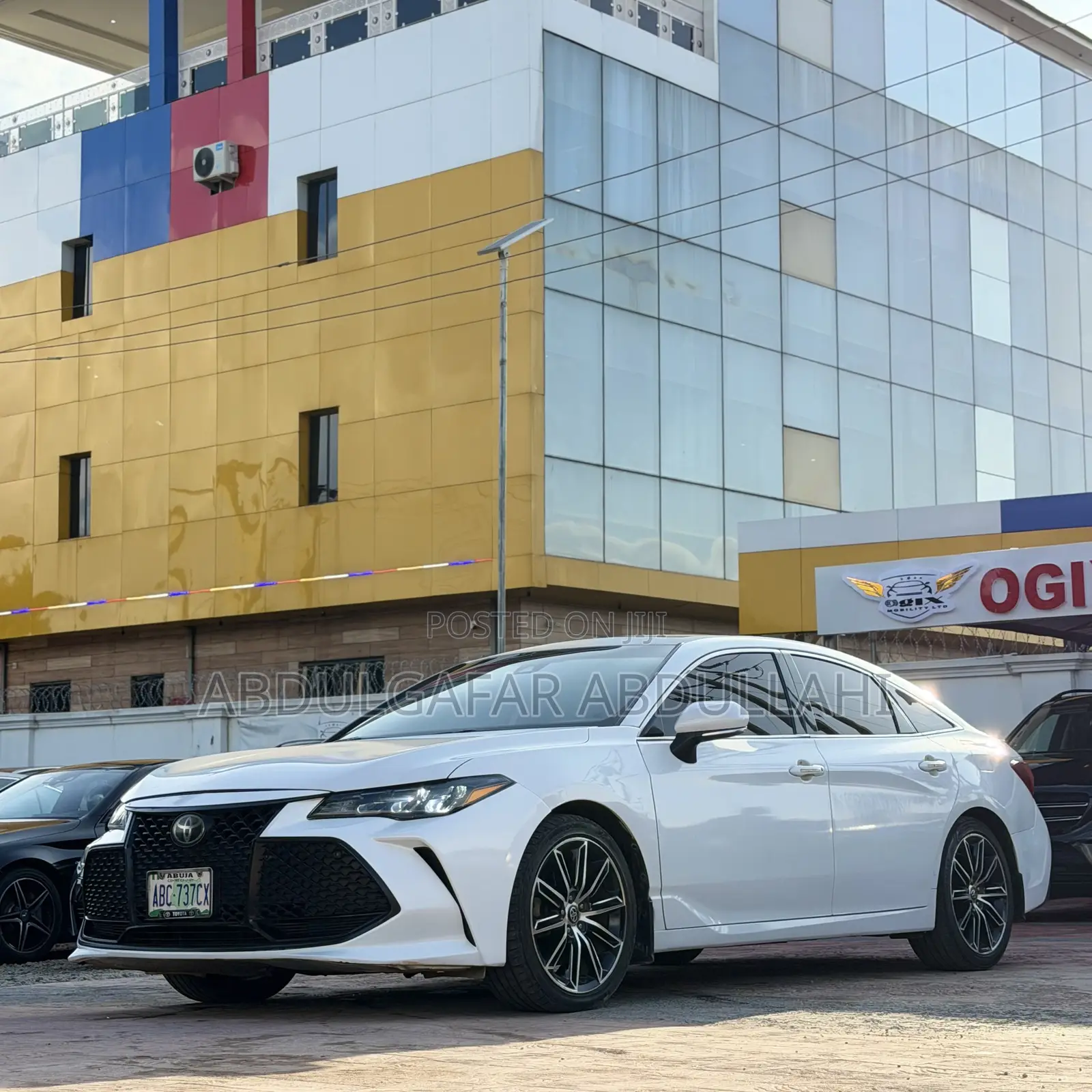 Toyota Avalon XSE FWD Sedan (3.5L V6 8A) 2019 White