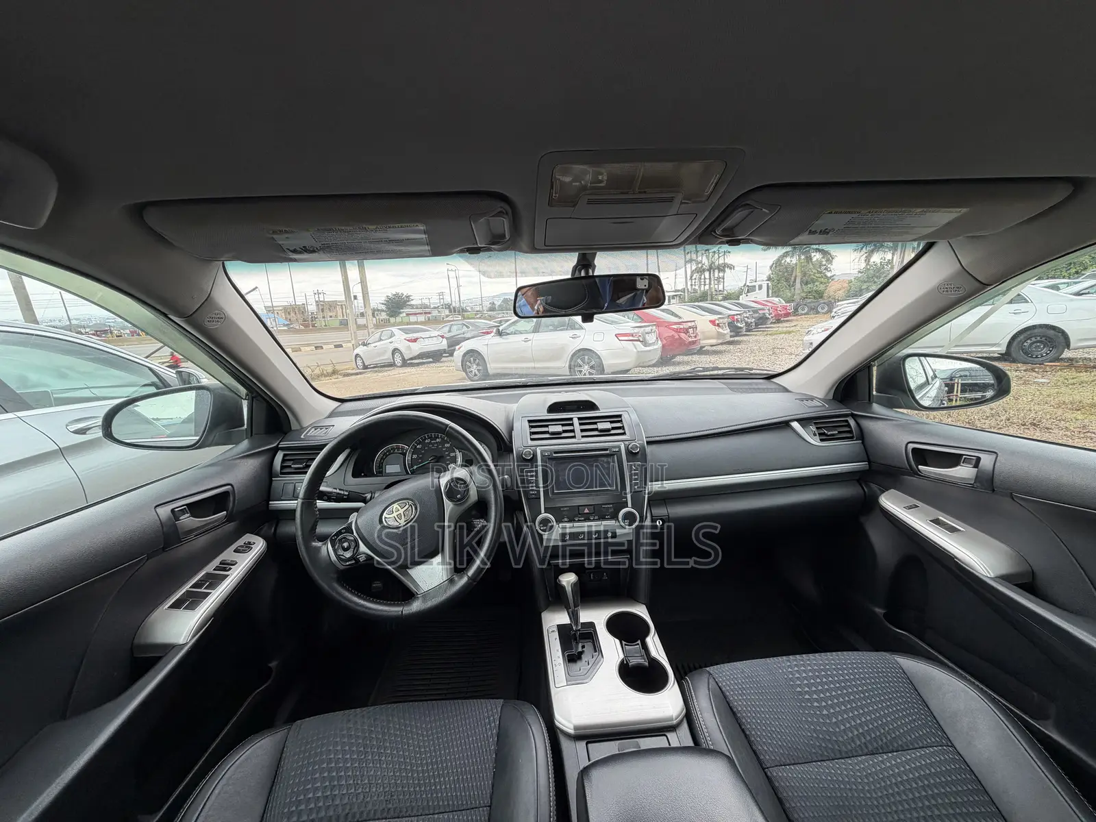 Toyota Camry SE 4dr Sedan (2.5L 4cyl 6A) 2015 Gray