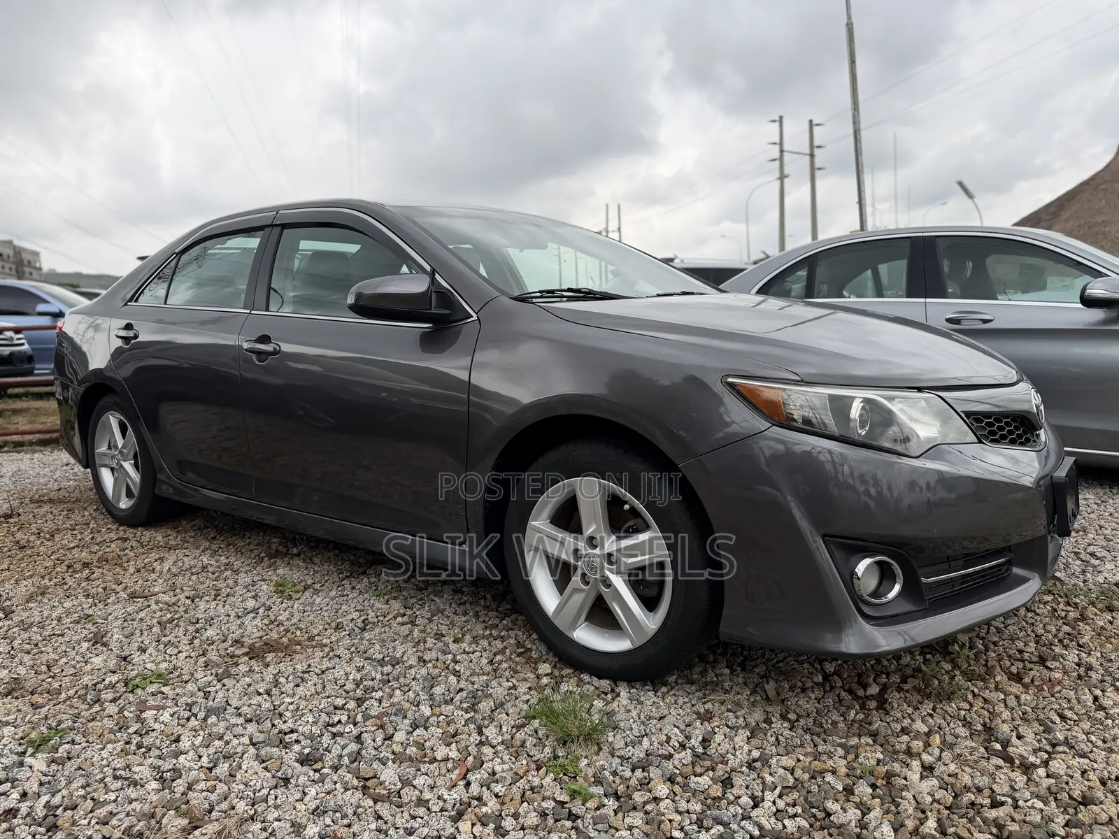 Toyota Camry SE 4dr Sedan (2.5L 4cyl 6A) 2015 Gray