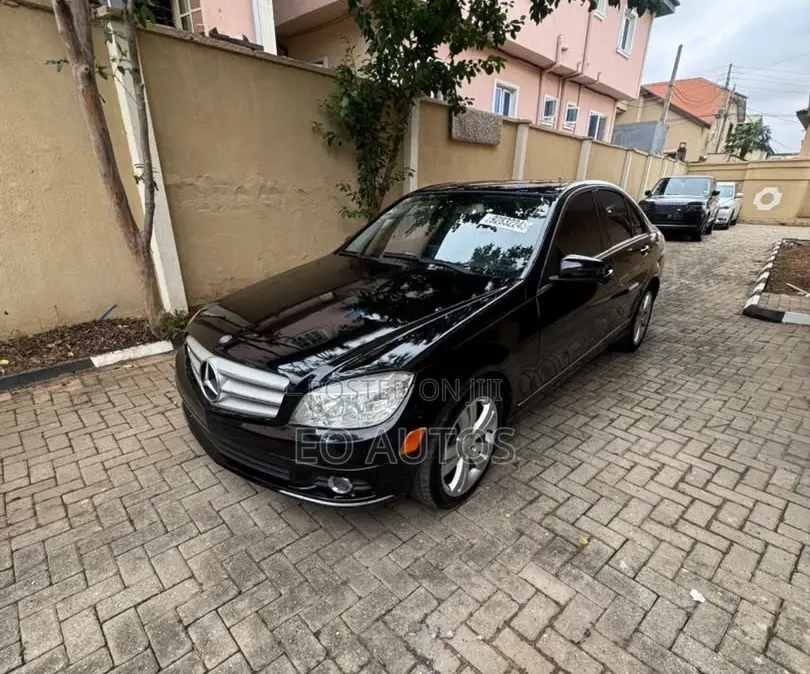 Mercedes-Benz C300 2012 Black