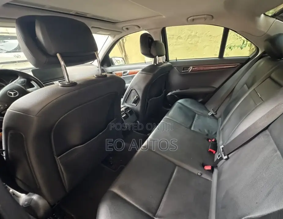 Mercedes-Benz C300 2012 Black