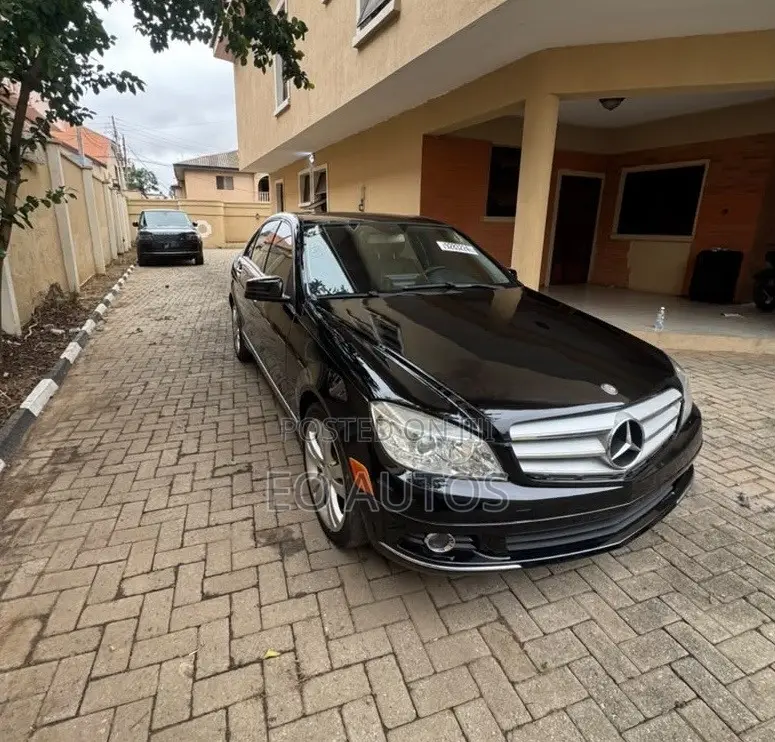 Mercedes-Benz C300 2012 Black