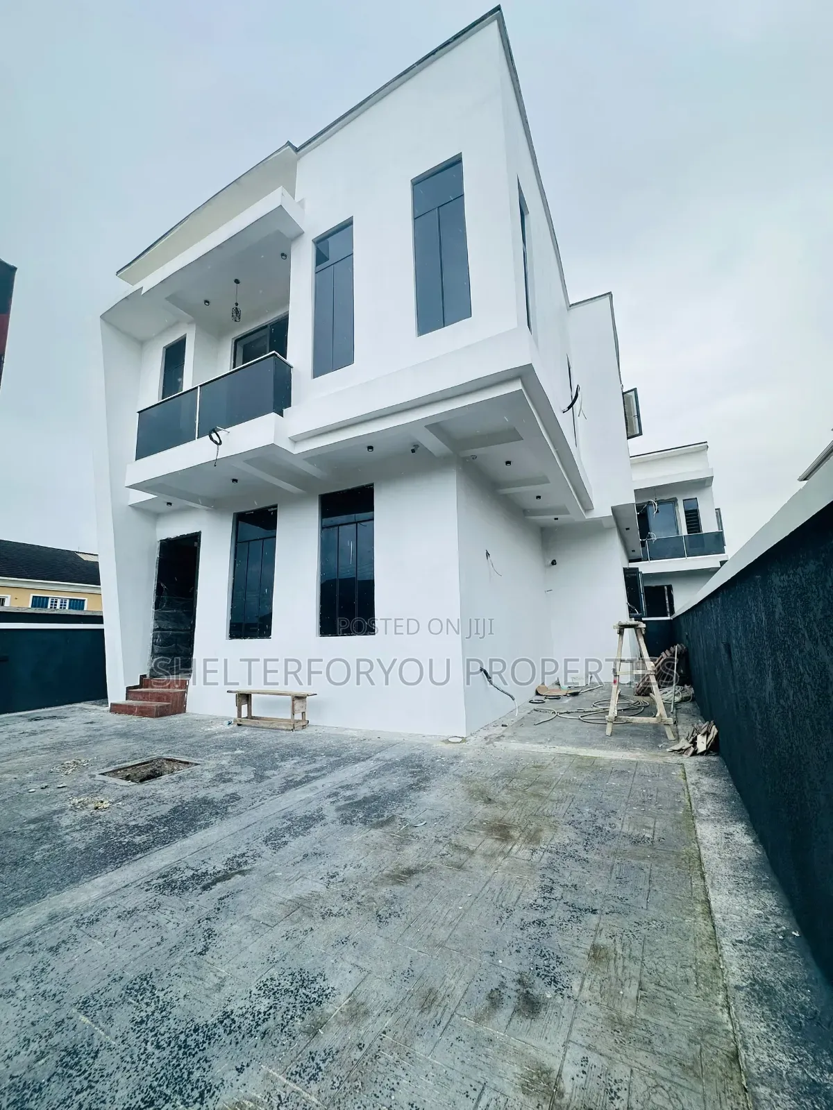 5bdrm Duplex in Lekki Expressway for sale