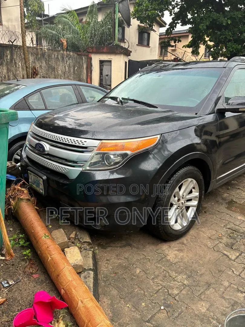 Ford Explorer 2013 Black