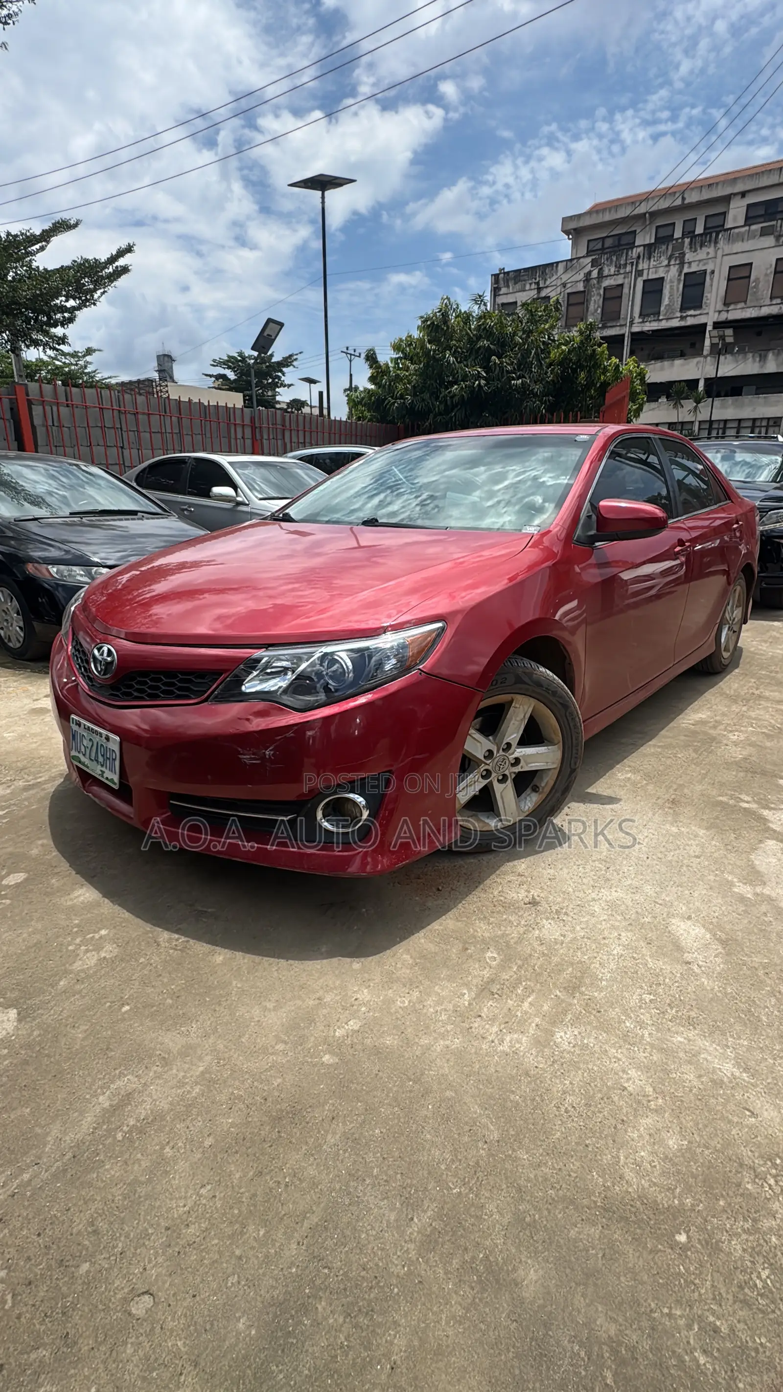 Toyota Camry SE 4dr Sedan (2.5L 4cyl 6A) 2012 Red