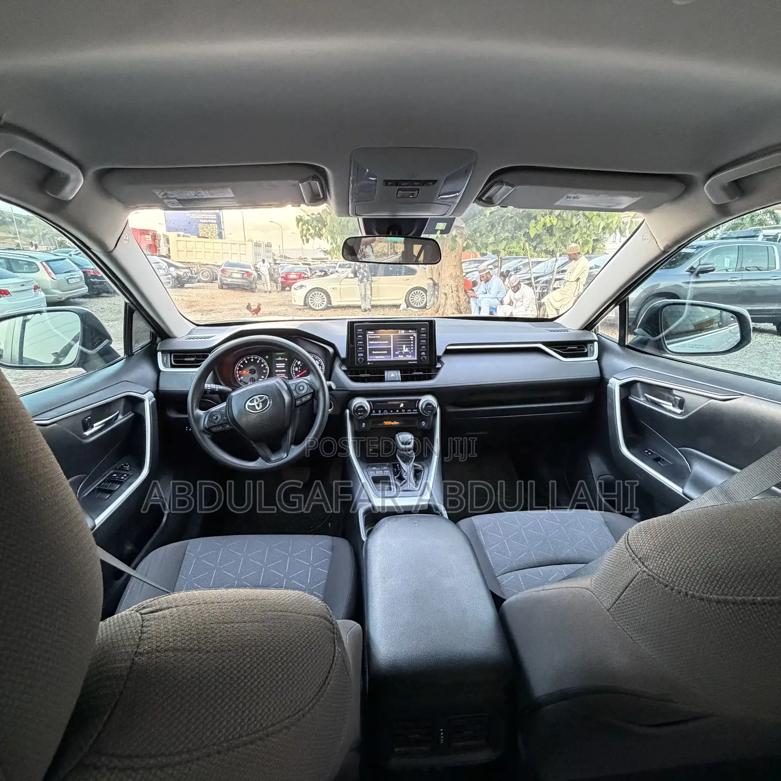 Toyota RAV4 XLE FWD 2019 Silver