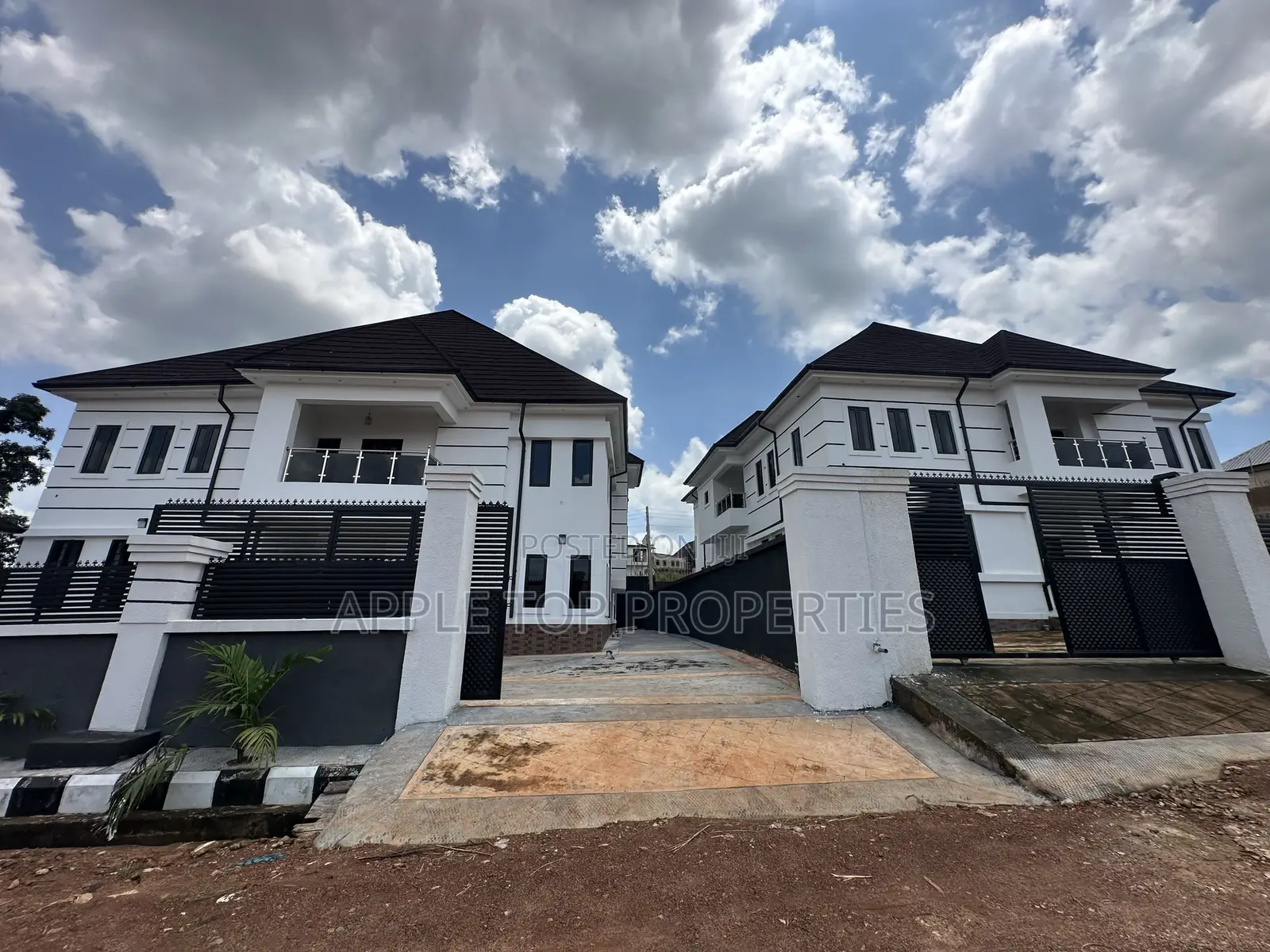 6bdrm Duplex in Heliu Estate, Enugu for sale