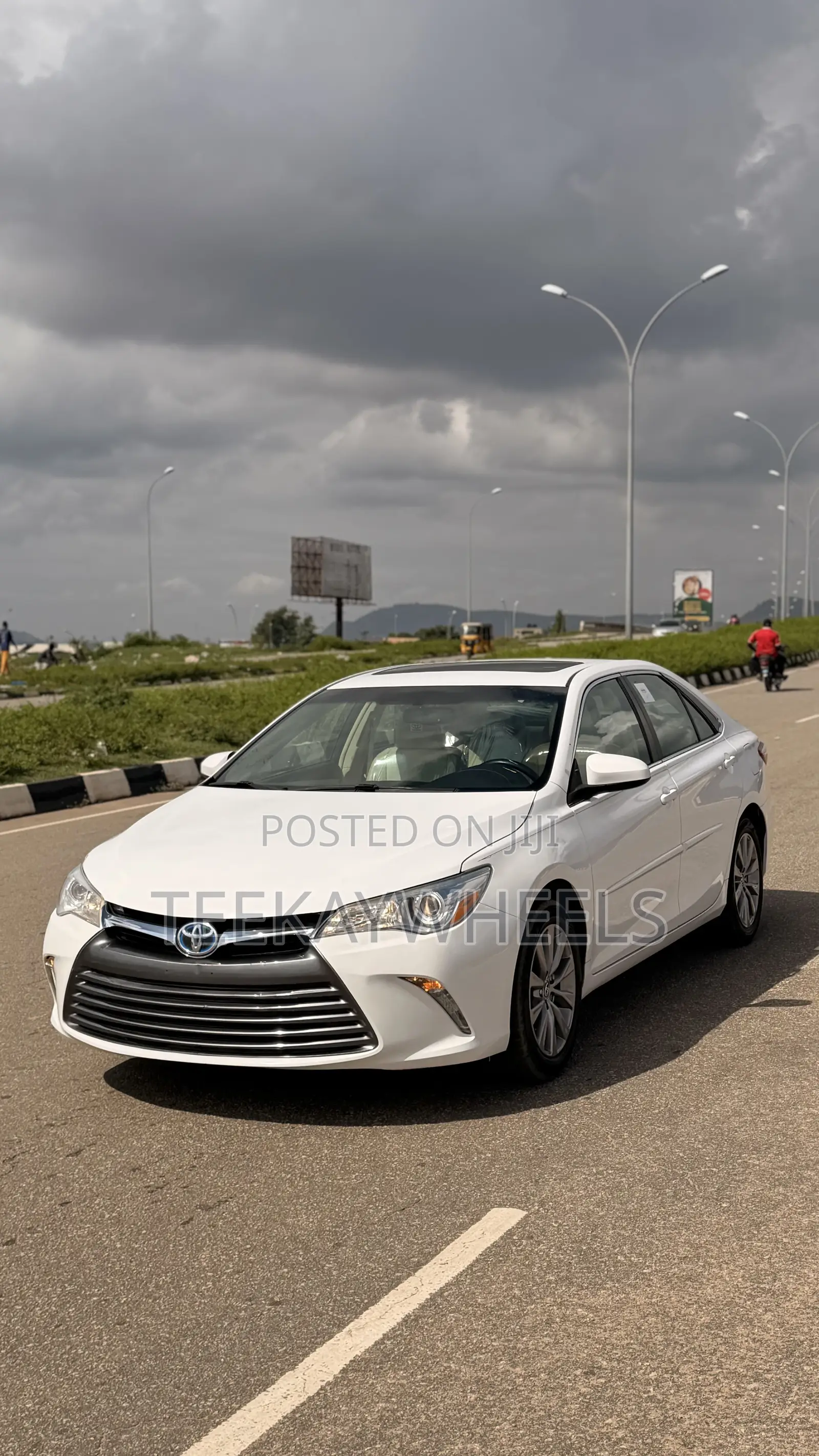 Toyota Camry XLE 4dr Sedan (2.5L 4cyl 6A) 2016 Beige