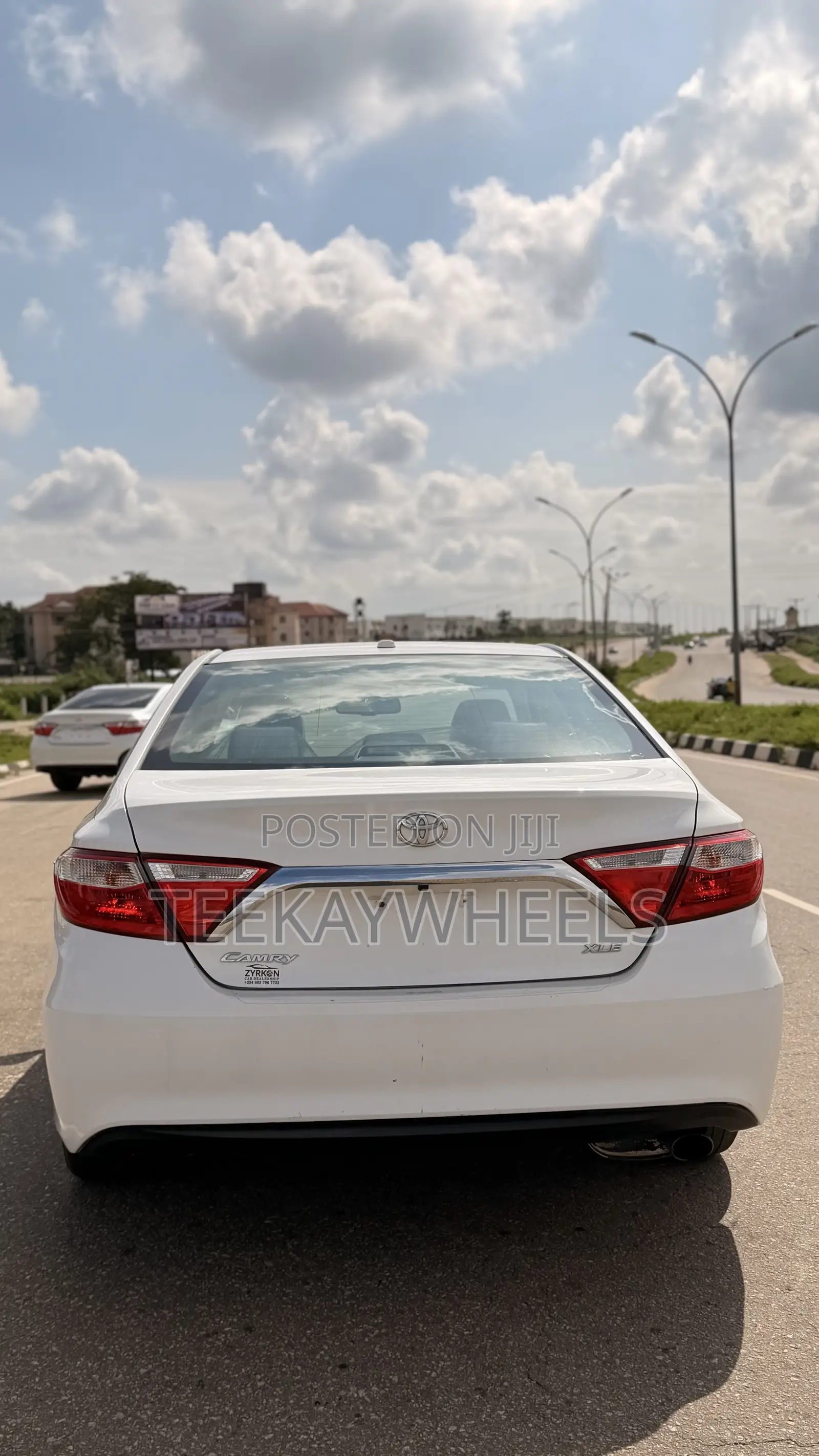 Toyota Camry XLE 4dr Sedan (2.5L 4cyl 6A) 2016 Beige