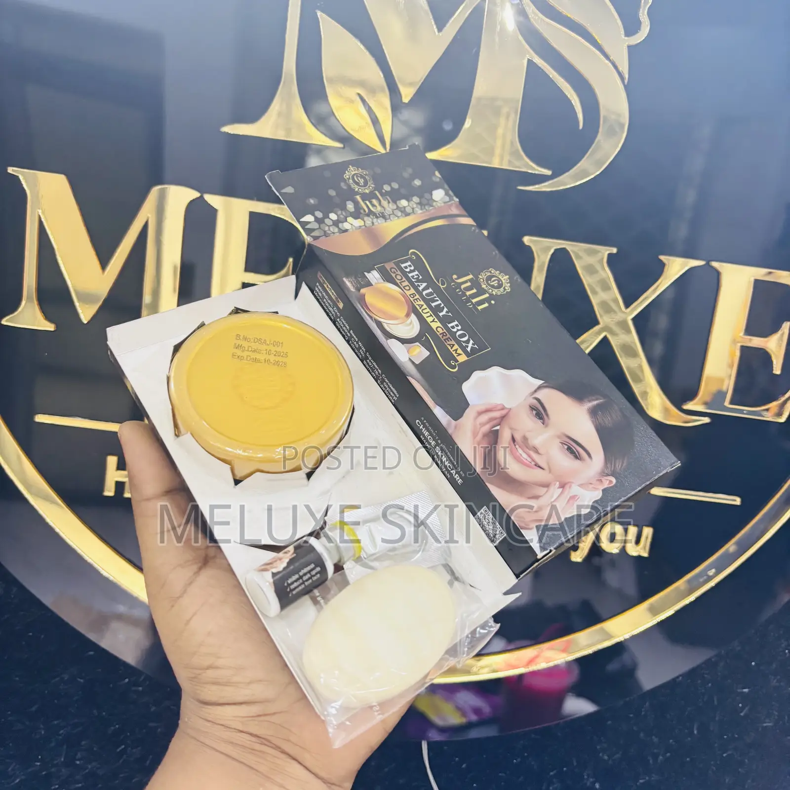 Juli Gold Beauty Box Cream