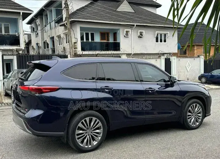 Toyota Highlander Platinum AWD 2020 Blue
