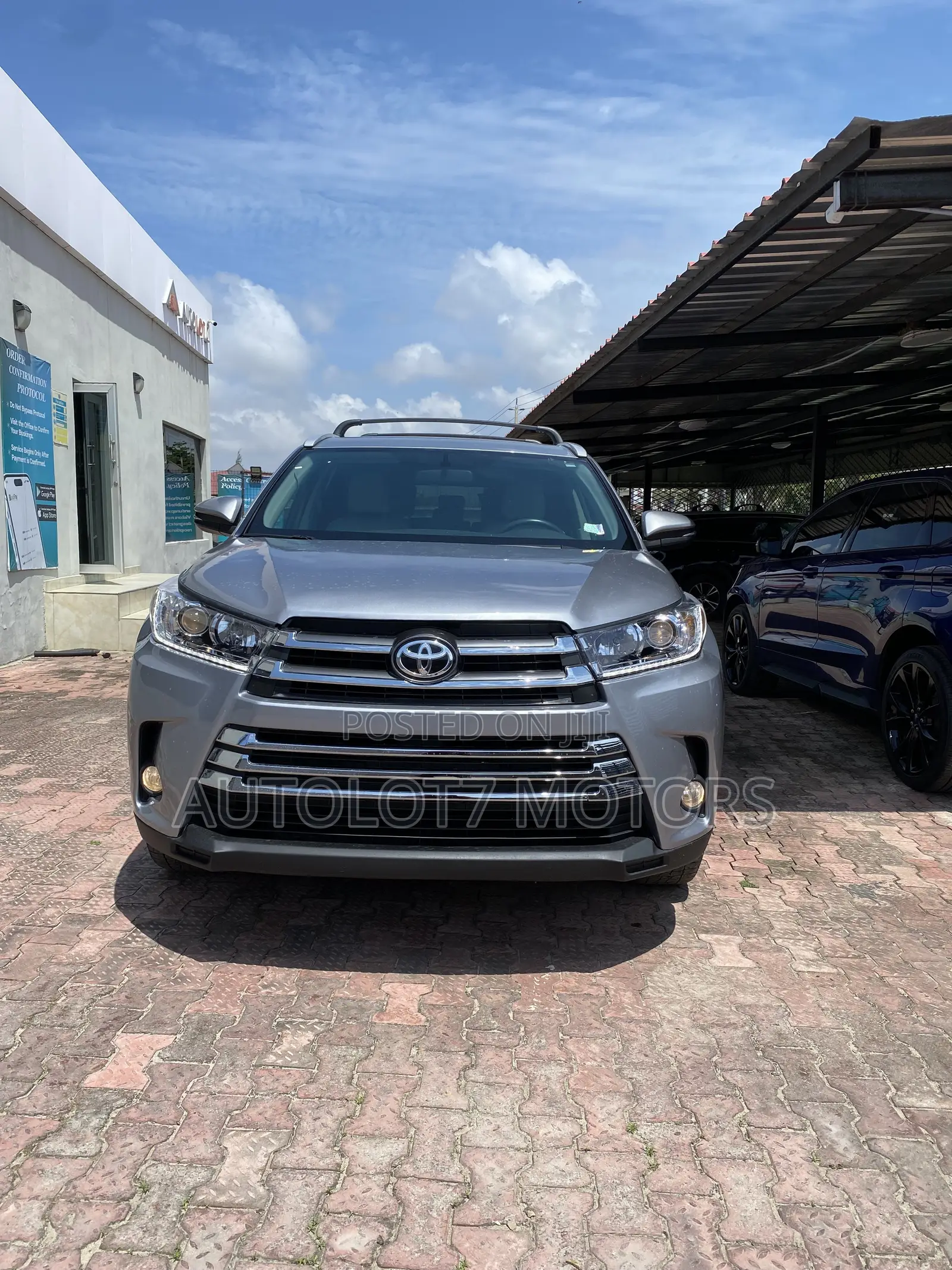 Toyota Highlander LE Plus V6 4x4 (3.5L 6cyl 6A) 2016 Silver