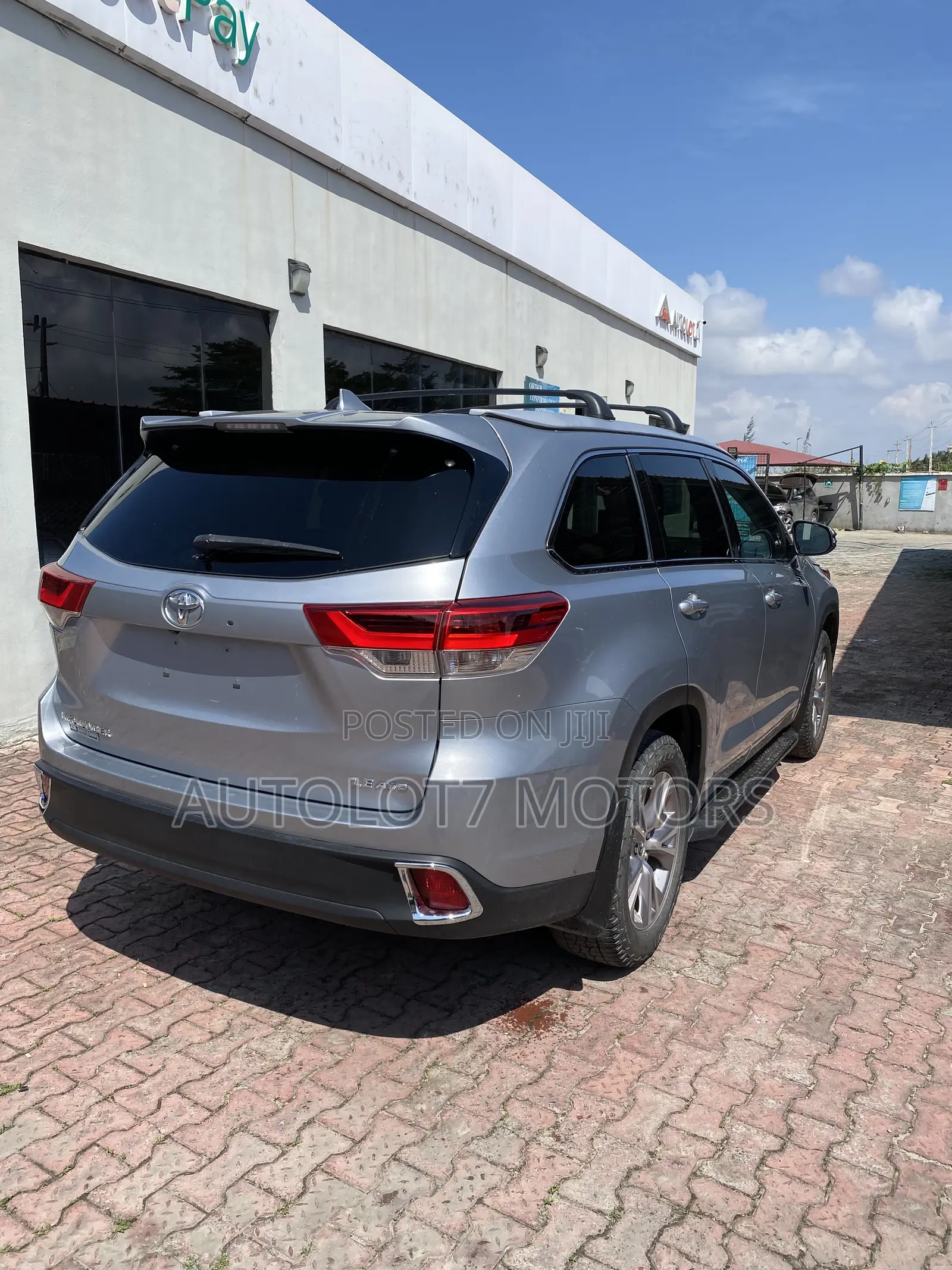 Toyota Highlander LE Plus V6 4x4 (3.5L 6cyl 6A) 2016 Silver