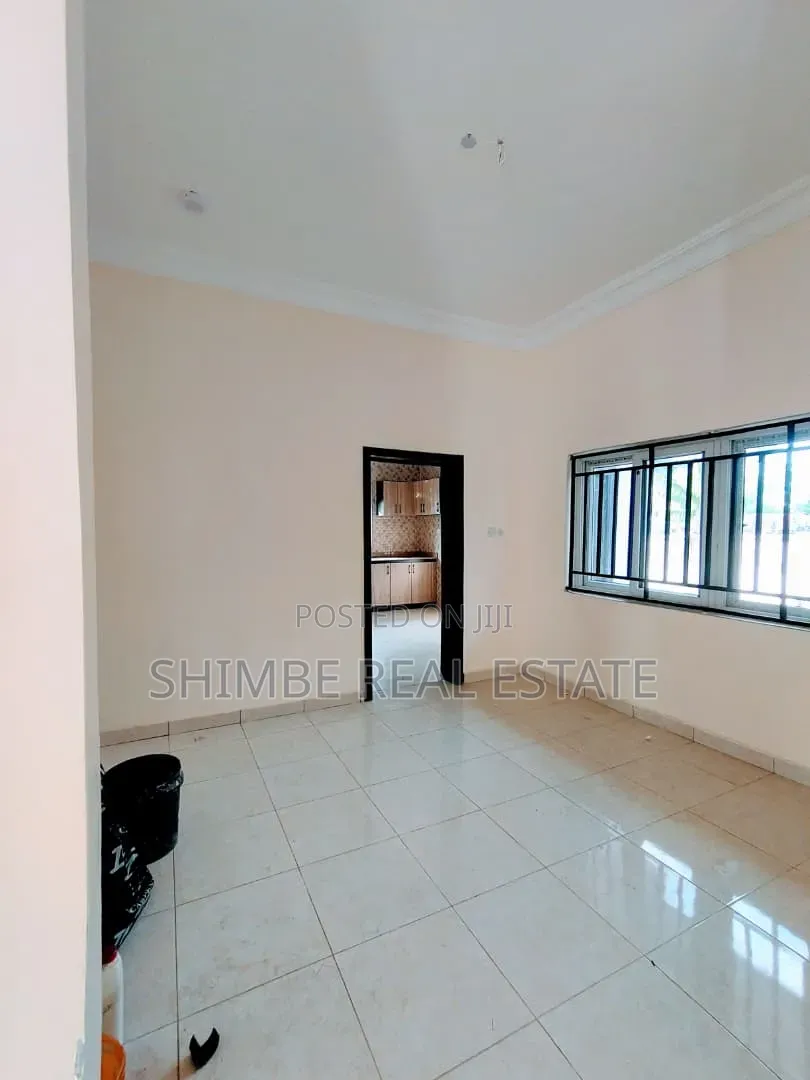 6bdrm Block of Flats in Shelter Afrique, Uyo for sale