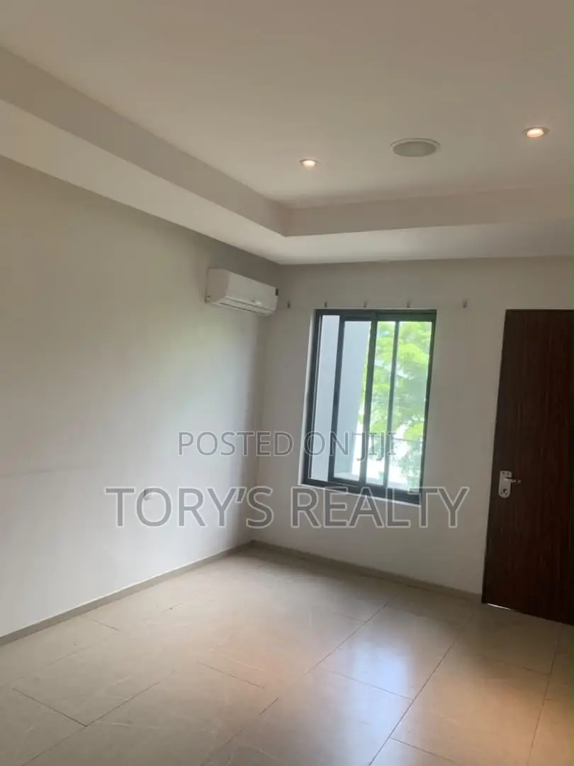 4bdrm Duplex in Banana Island for rent
