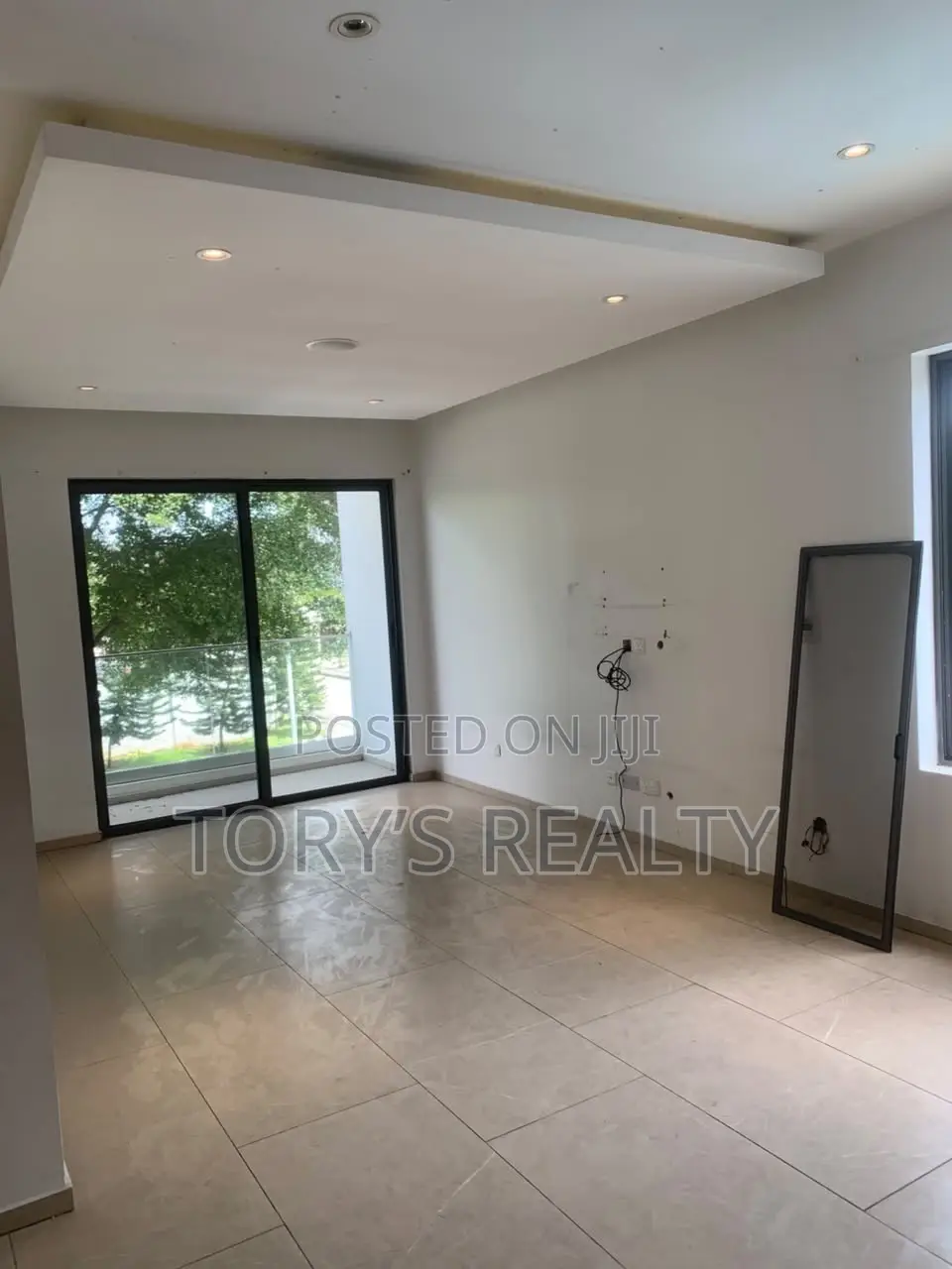 4bdrm Duplex in Banana Island for rent