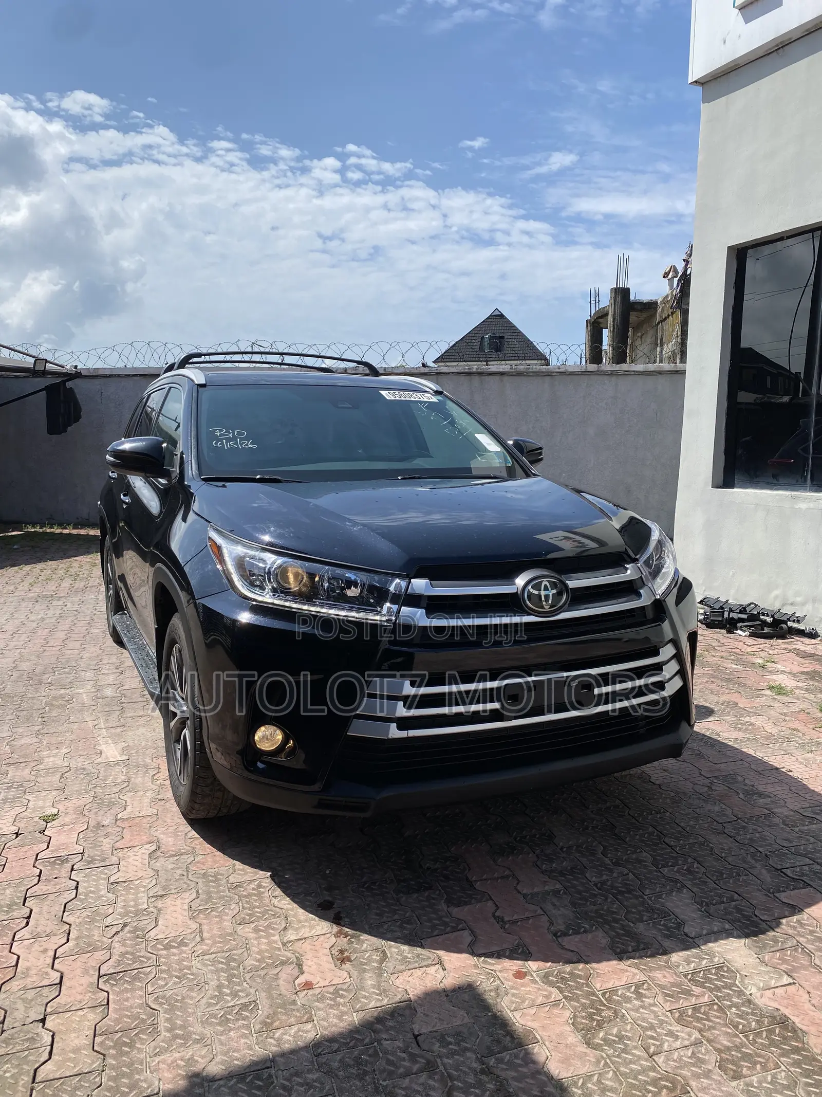 Toyota Highlander LE Plus 4x4 V6 (3.5L 6cyl 8A) 2017 Black