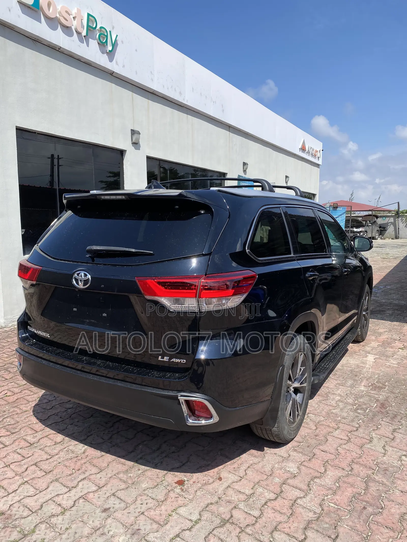 Toyota Highlander LE Plus 4x4 V6 (3.5L 6cyl 8A) 2017 Black