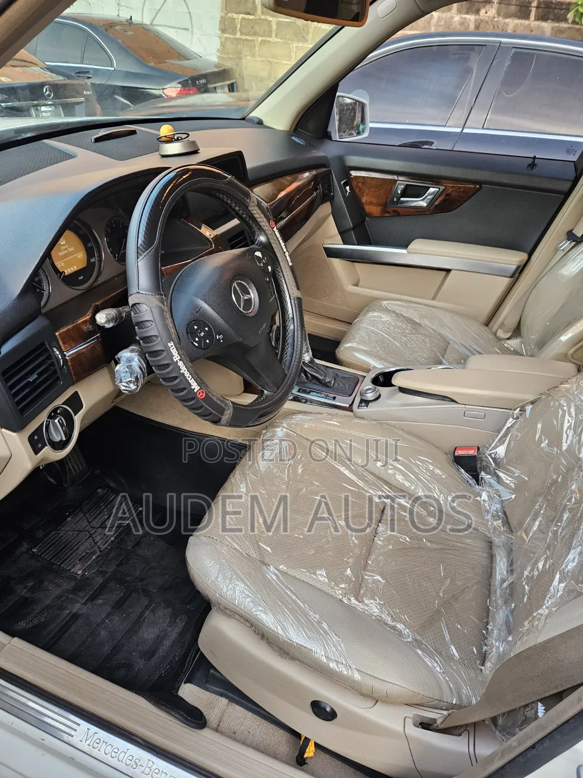 Mercedes-Benz GLK-Class 350 4MATIC 2012 White