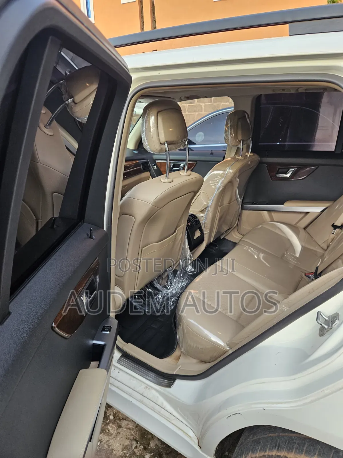 Mercedes-Benz GLK-Class 350 4MATIC 2012 White