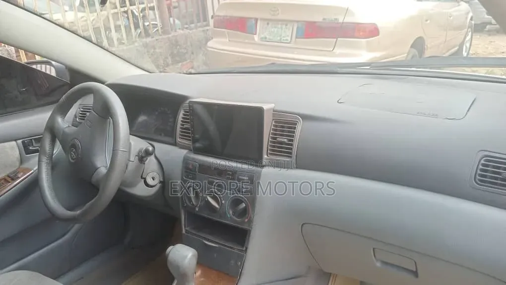 Toyota Corolla 2004 Gold