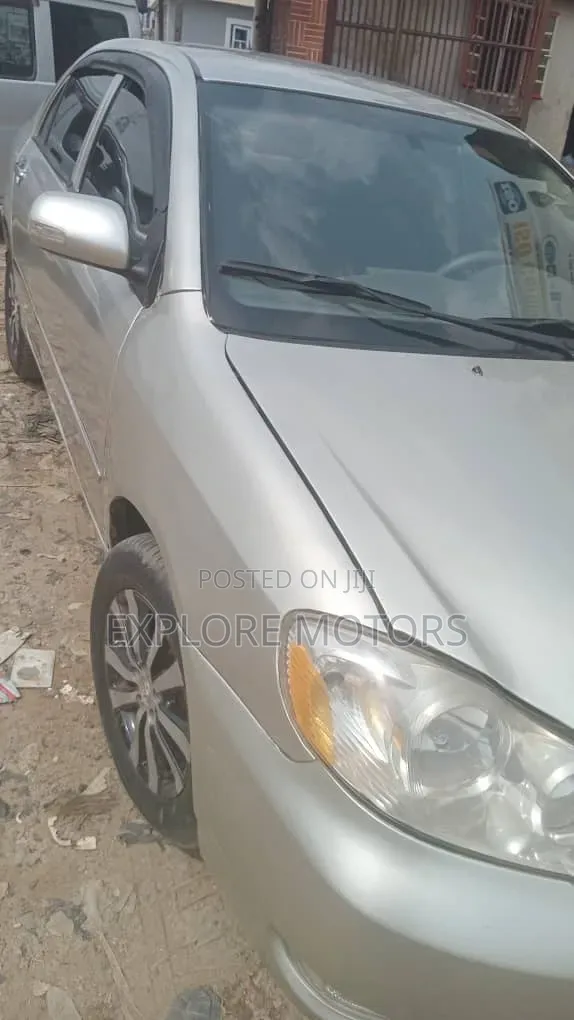 Toyota Corolla 2004 Gold