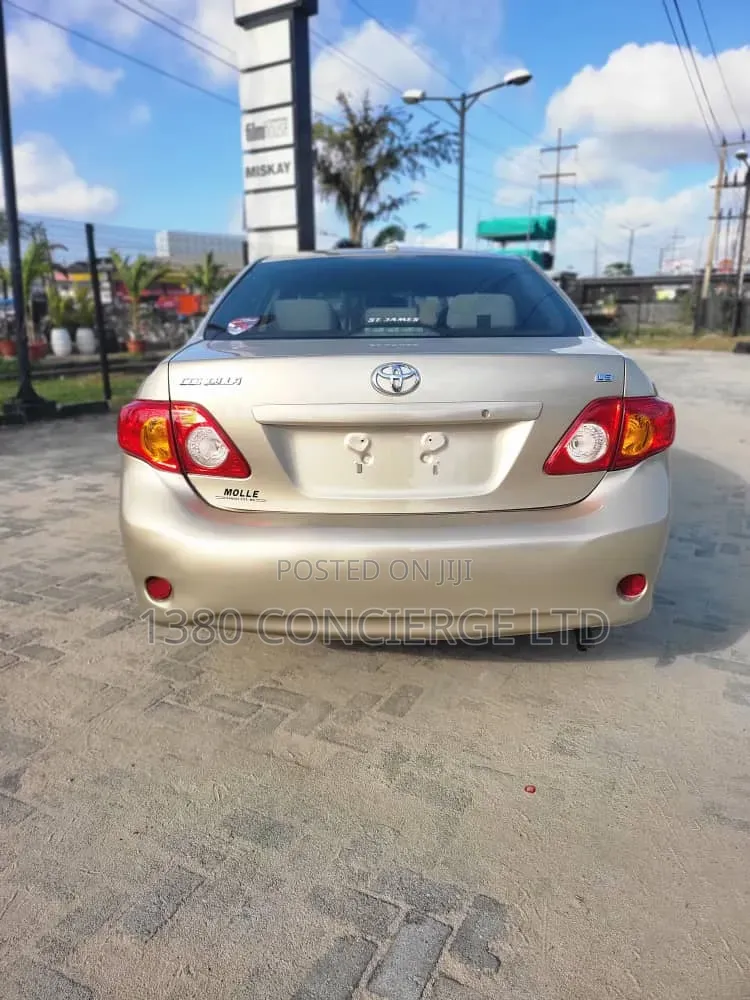 Toyota Corolla 2009 Gold