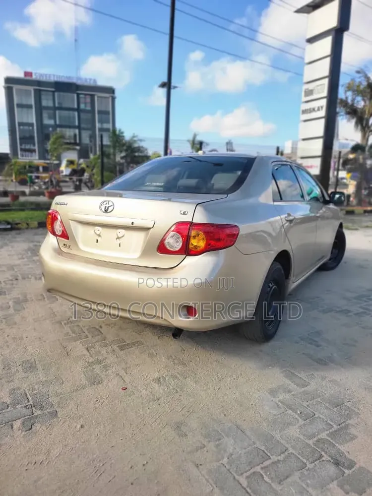 Toyota Corolla 2009 Gold