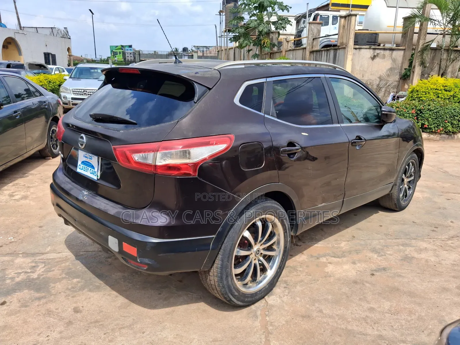 Nissan Qashqai 2017 Burgundy