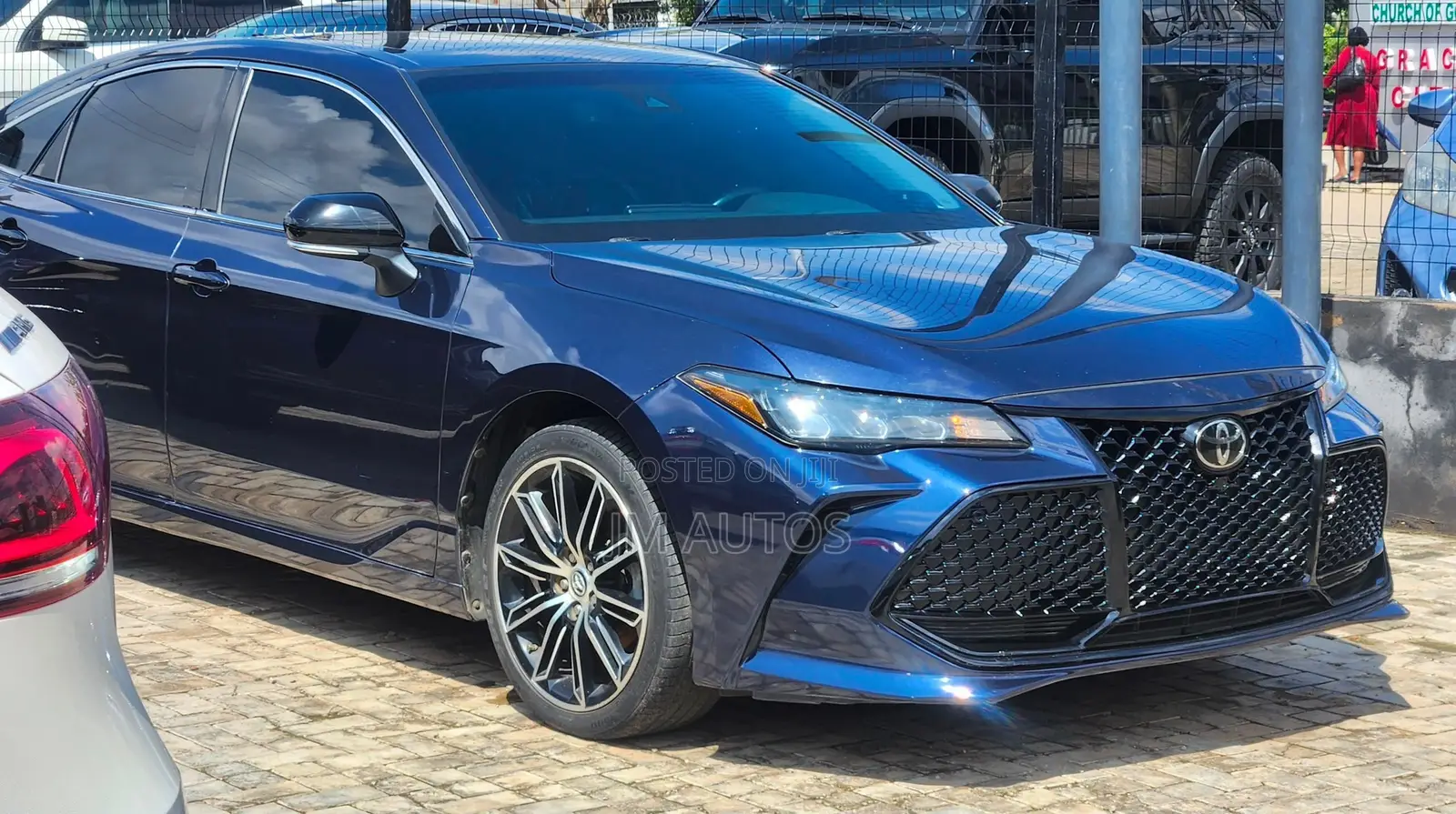 Toyota Avalon XSE FWD Sedan (3.5L V6 8A) 2019 Blue